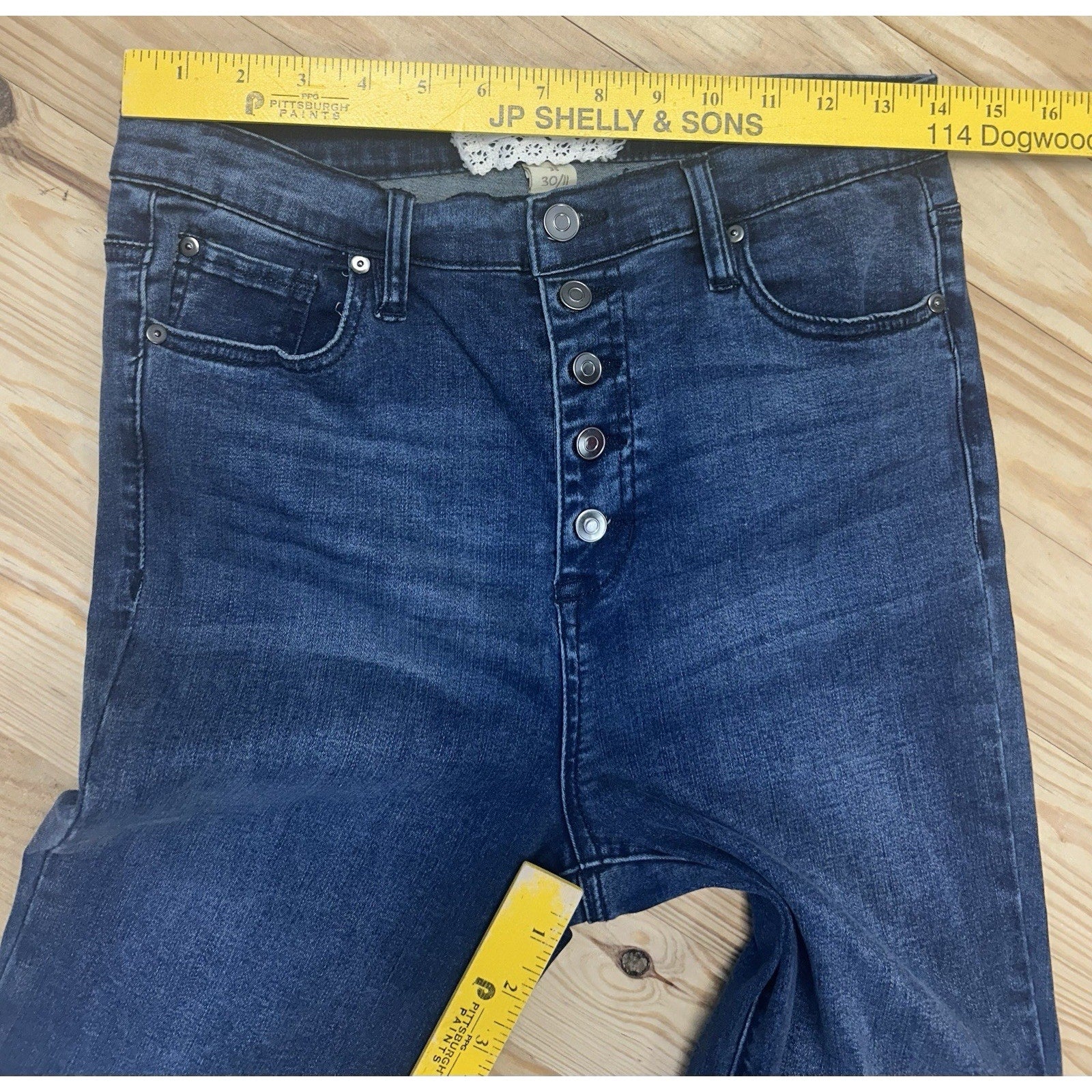Altar'd State Jeans Womens 30 Blue Skinny Medium Wash Denim Low Rise Button Fly.