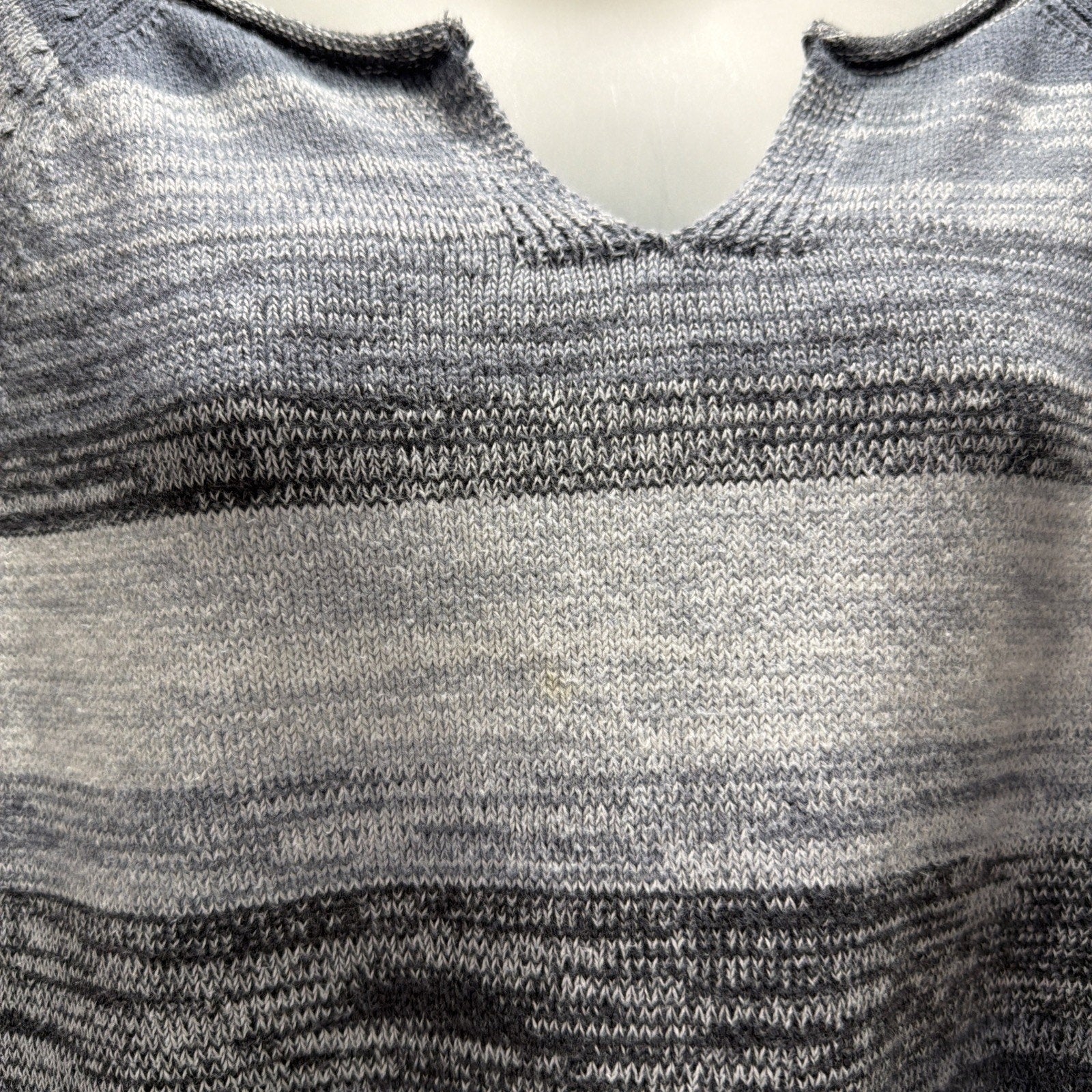Eddie Bauer Womens M Gray Stripe Cotton Nylon Notch Neck Lightweight Sweater