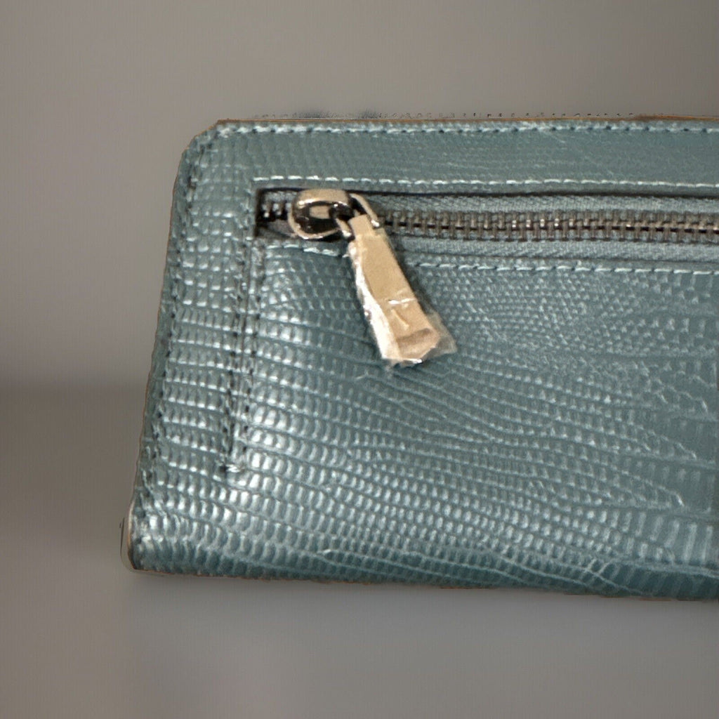 Simply Vera Wang Woman’s Green Wallet Credit Cards ID Pockets 6.75" x 5" EUC
