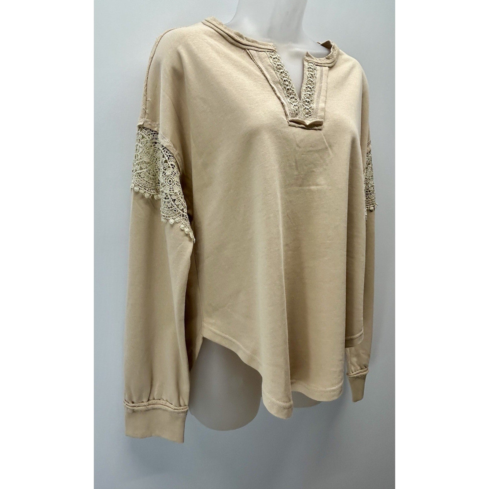 La Miel 100% Cotton Crochet Breezy Long Sleeve V-Neck Blouse Size Small (New) .