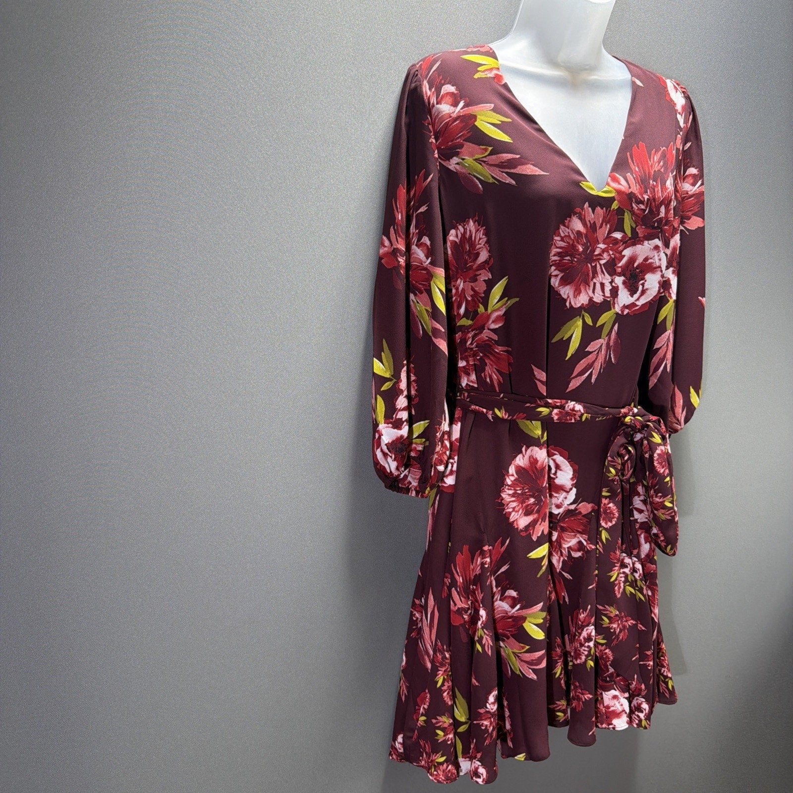 White House Black Market V-Neck Godet Dress, Burgundy Floral Size 8 NWT