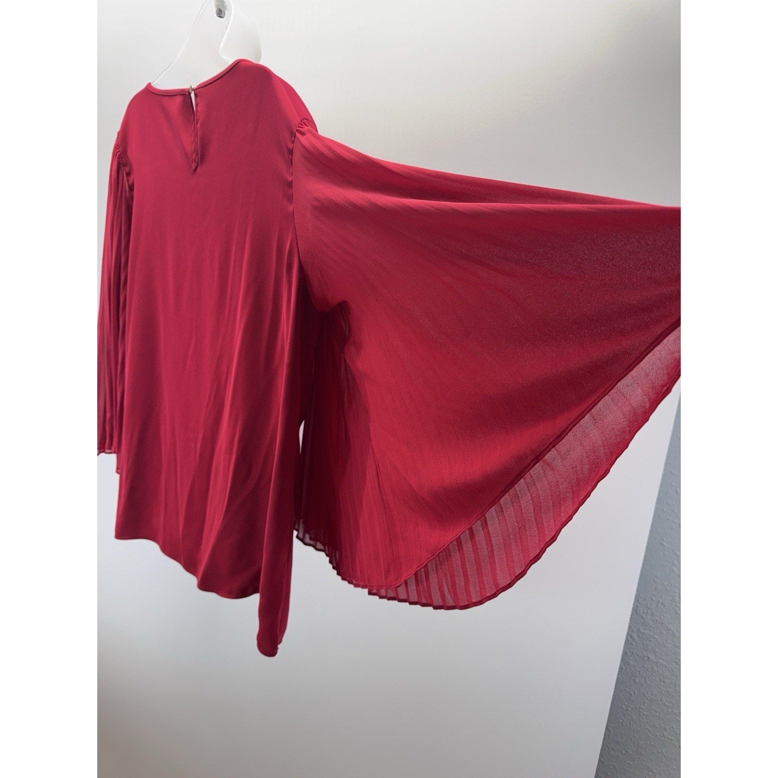 Chico's Red Accordion Pleated Bell Sleeve Blouse Women’s Size 3/ XL