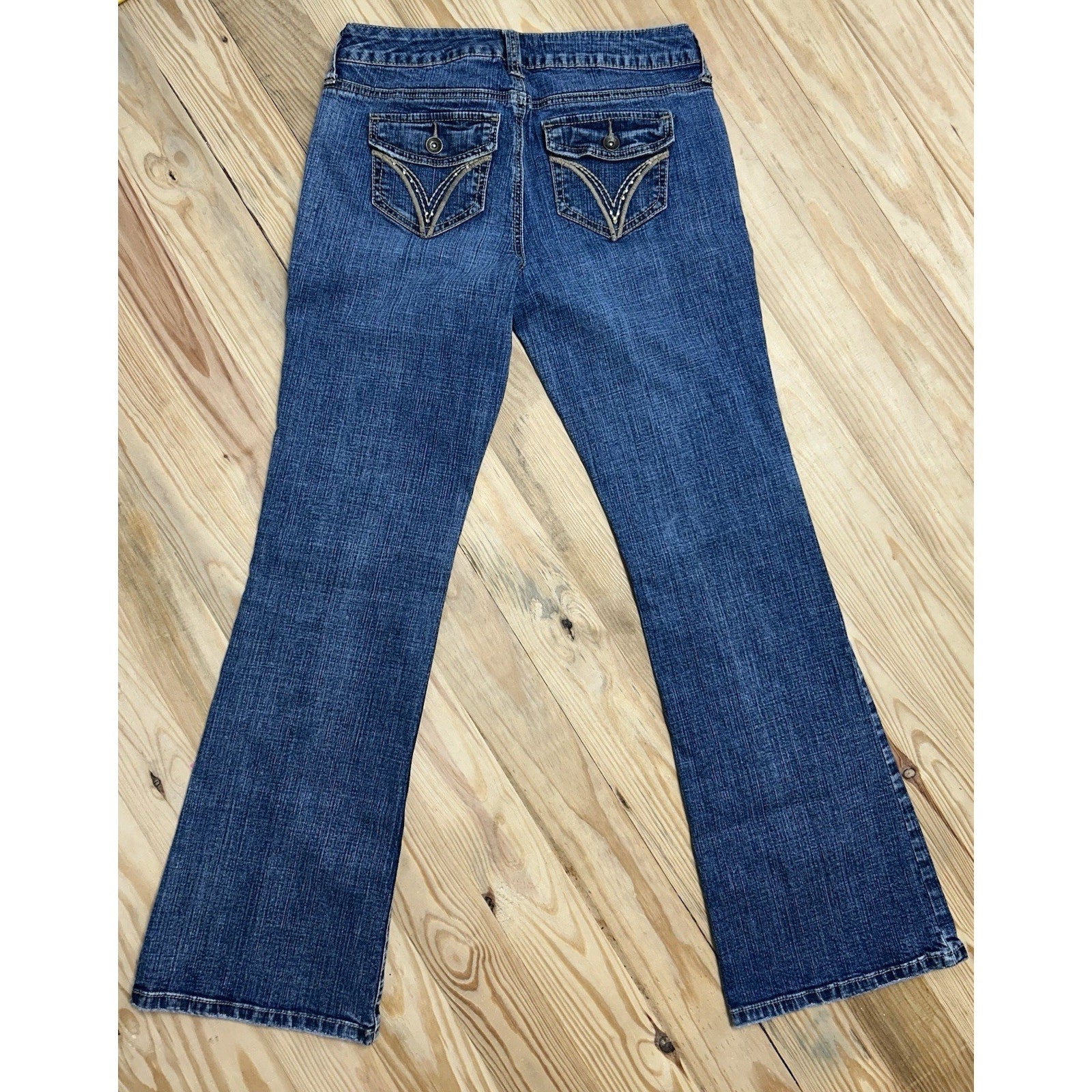 APT.9 Jeans Women's size6 Bootcut Distressed Denim Stretch Mid Rise (30x29).