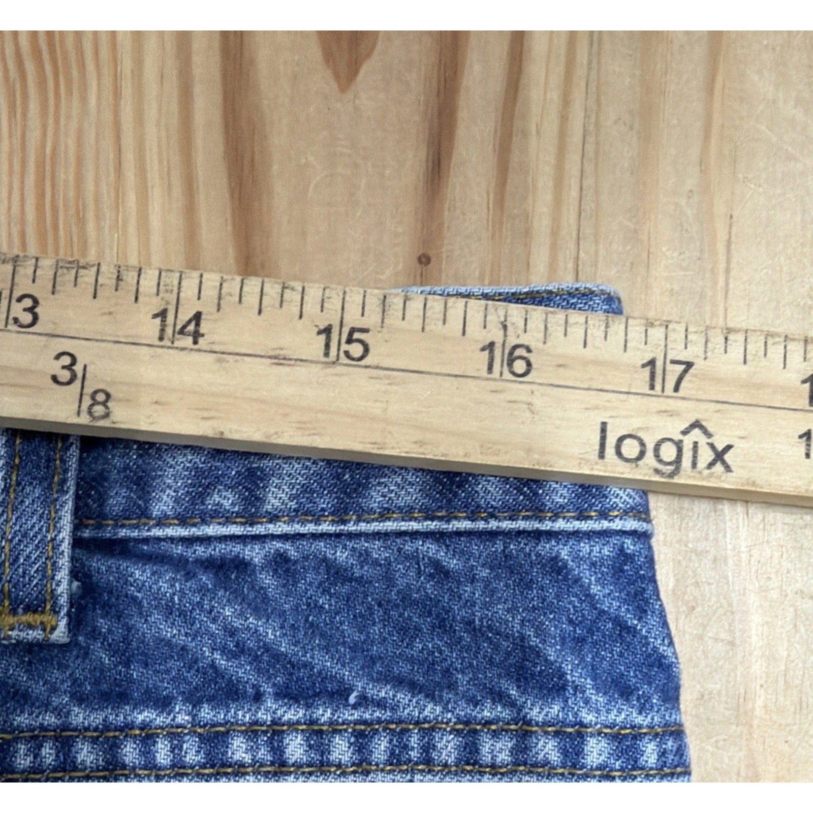 Vintage Carhartt B17-DST Men's Relaxed Fit Jeans Medium Wash 36x36