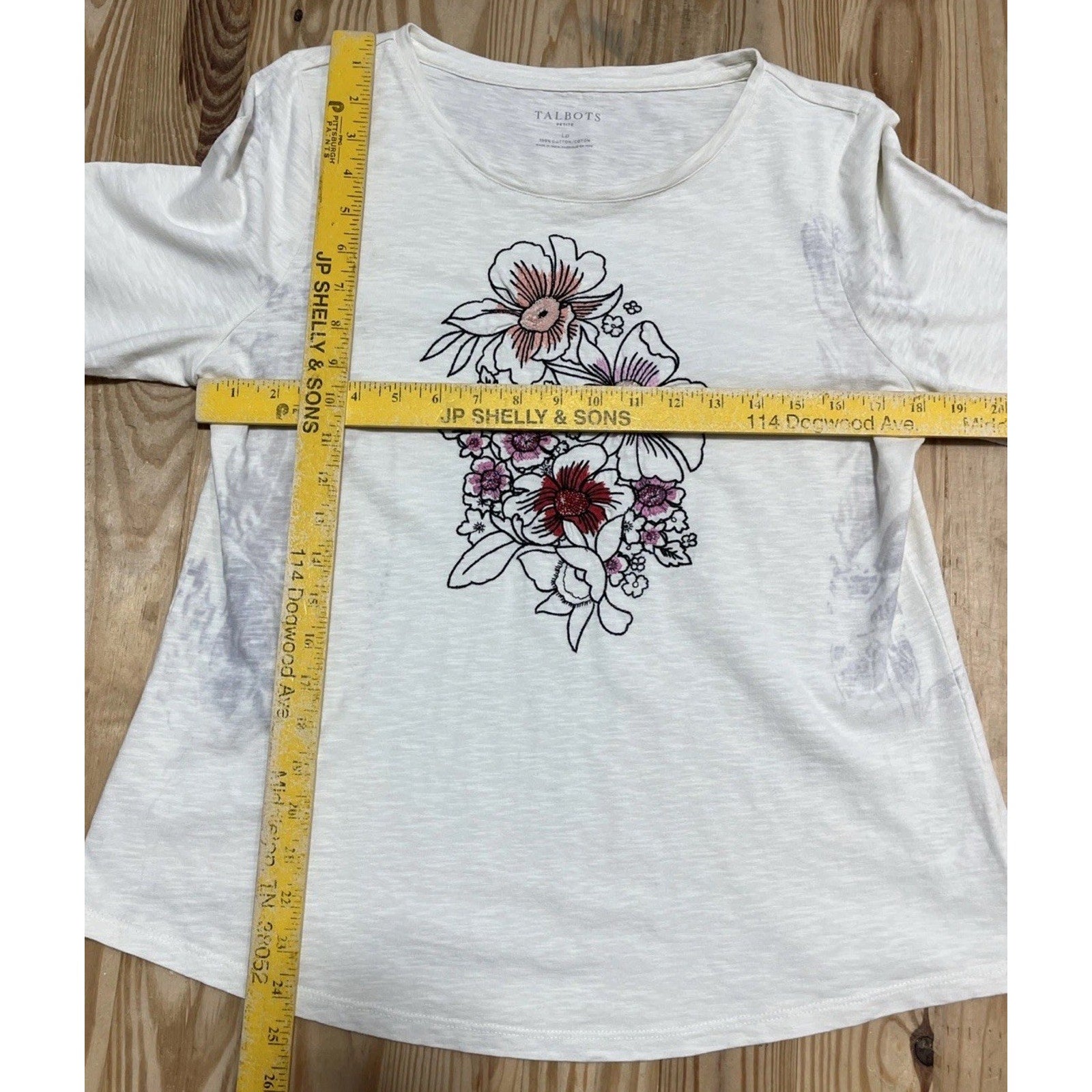 Talbots Eggshell T Shirt Large Petite With Sequin Flowers Women’s
