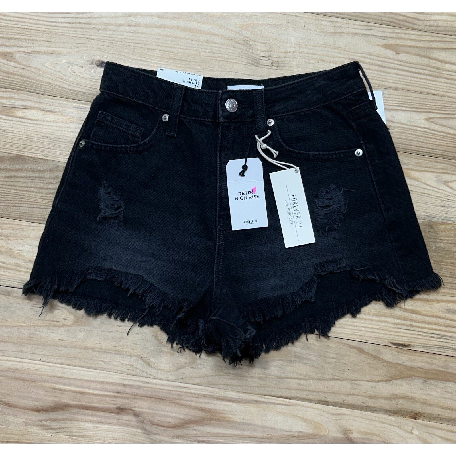 FOREVER 21 Retro high rise slightly relaxed Womens shorts size 24 New With Tags.