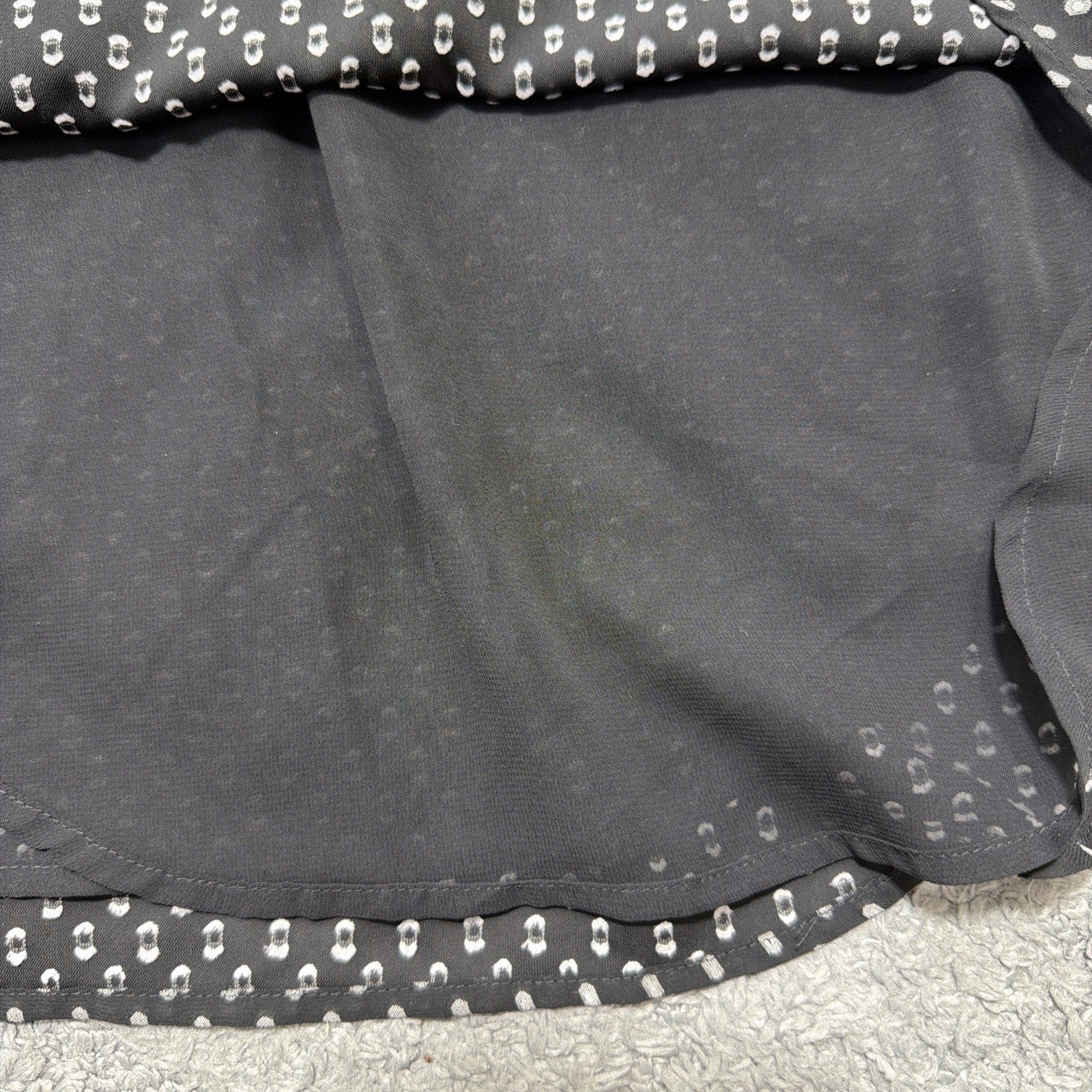 Loft Women Size M Black All Over Print Lined Short Sleeve V Neck Blouse