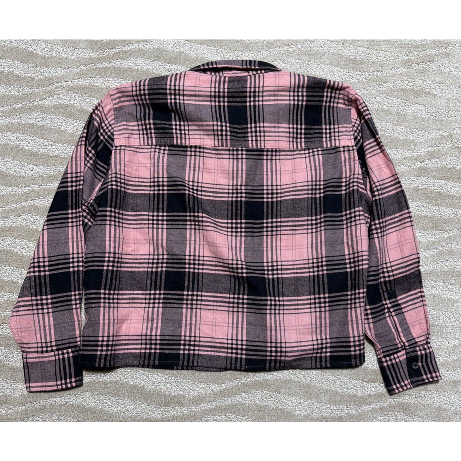 Levi's Women's M Pink Black Oversized Flannel Button Up Long Sleeve Shirt NWT