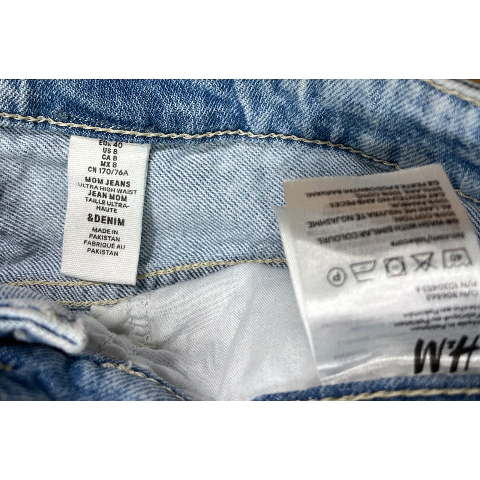 h&m women's Ripped Super high waisted Mom Jeans Size 8 29x28