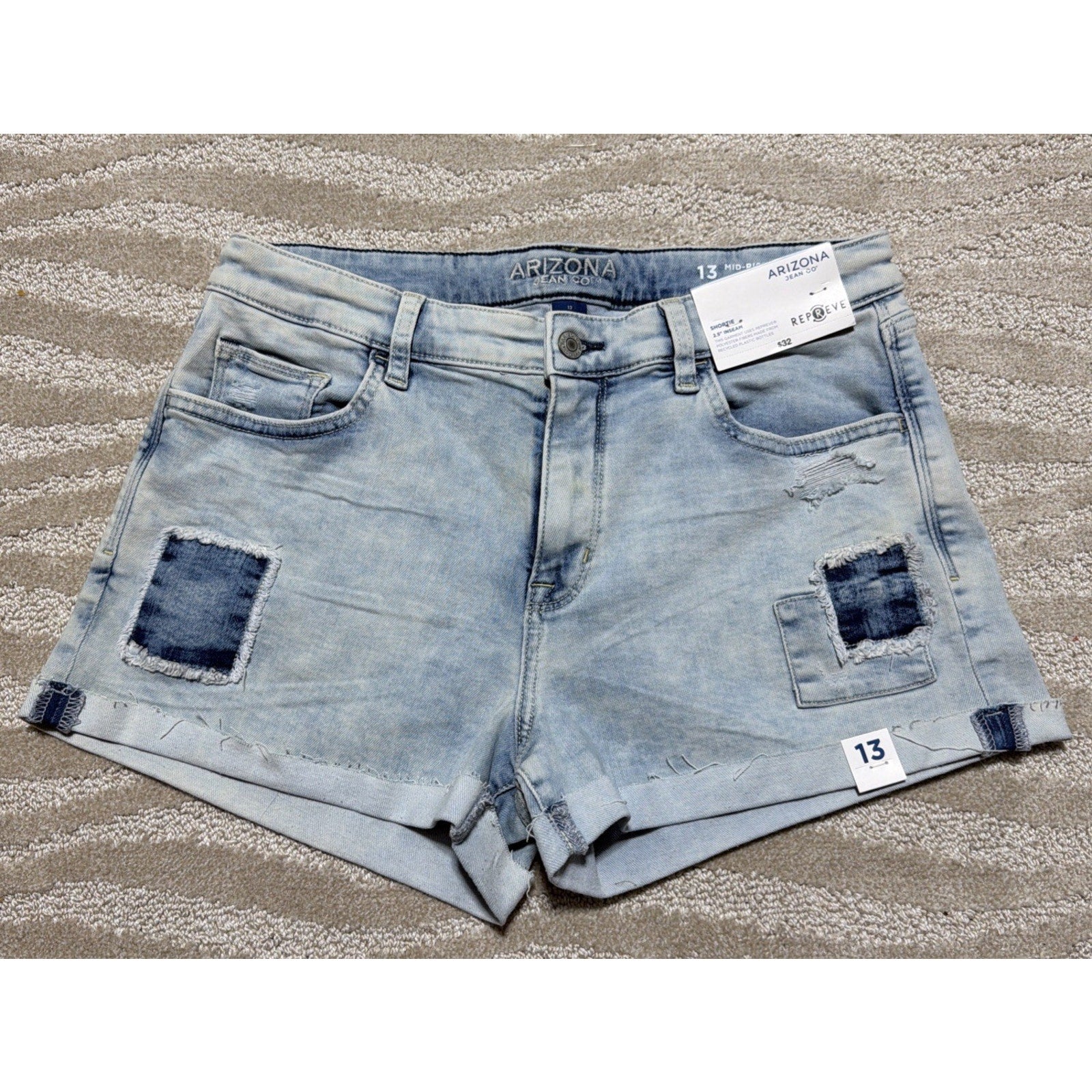 New Arizona Jeans Co Women's 13 Acid Wash Mid-Rise Shortie Cuffed Jean Shorts