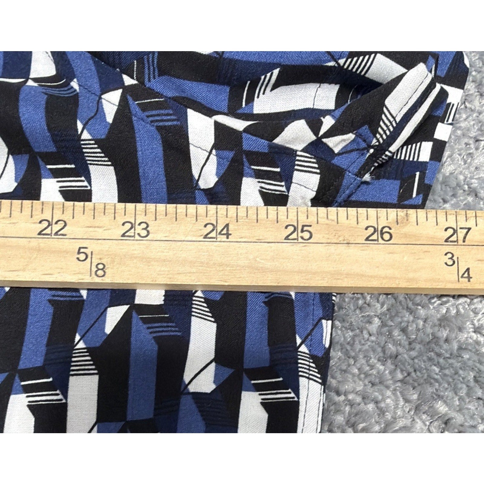 Express Rayon Short Sleeve Shirt in blue with Geometric Pattern - Size XL New