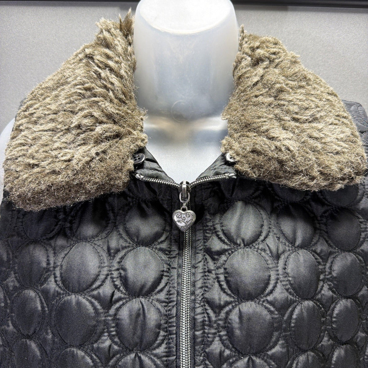 3 Hearts Black Quilted Womens Sleeveless Vest Size