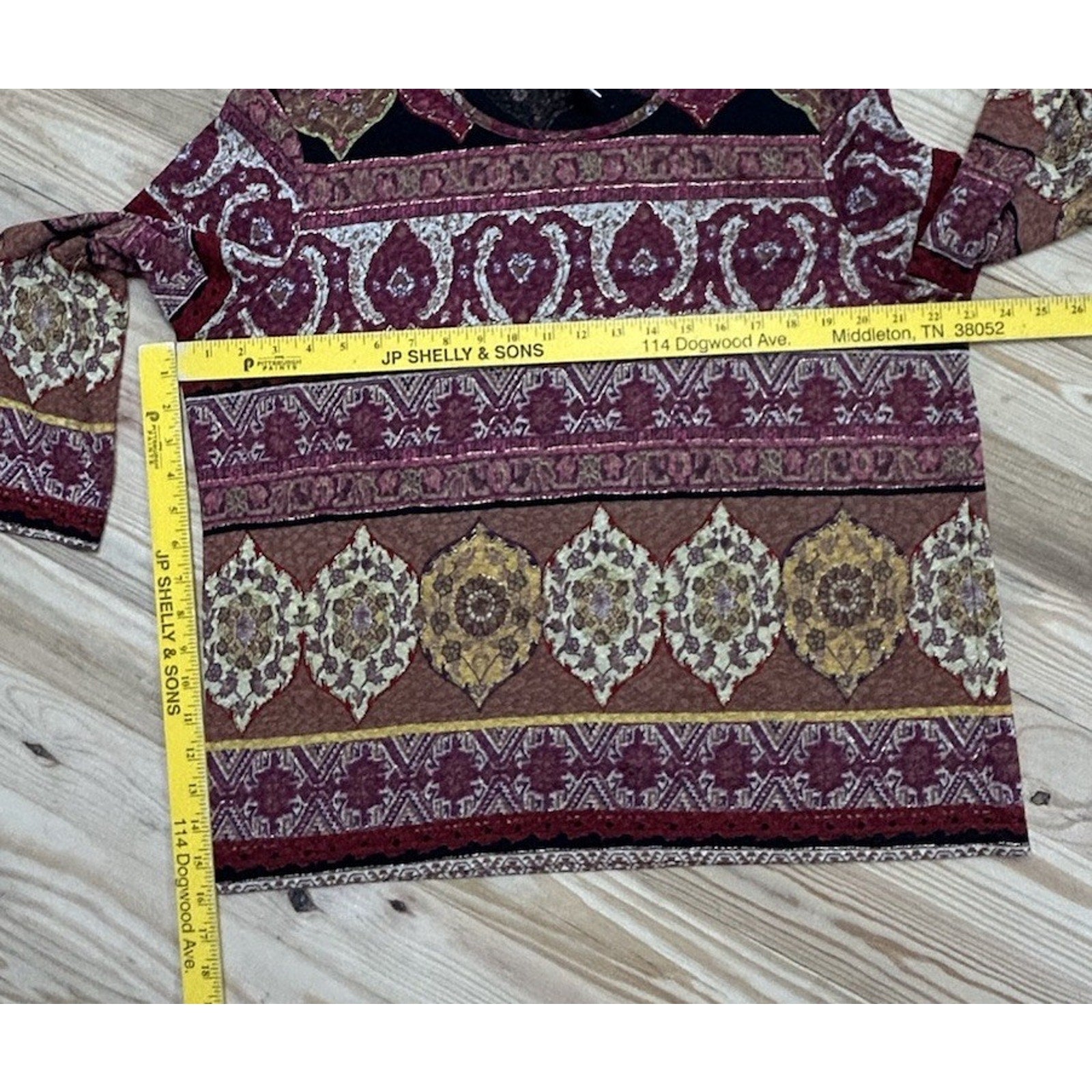 Napa Valley Womens Size XL Blk/Red Floral V-neck Stretch Top.