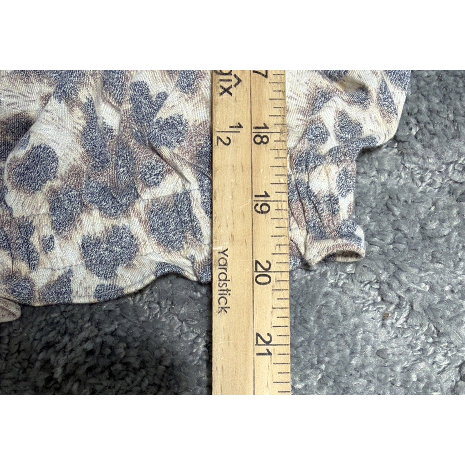Oli & Hali Ruched Leopard Print Short Sleeve Top Blouse Shirt Size Small