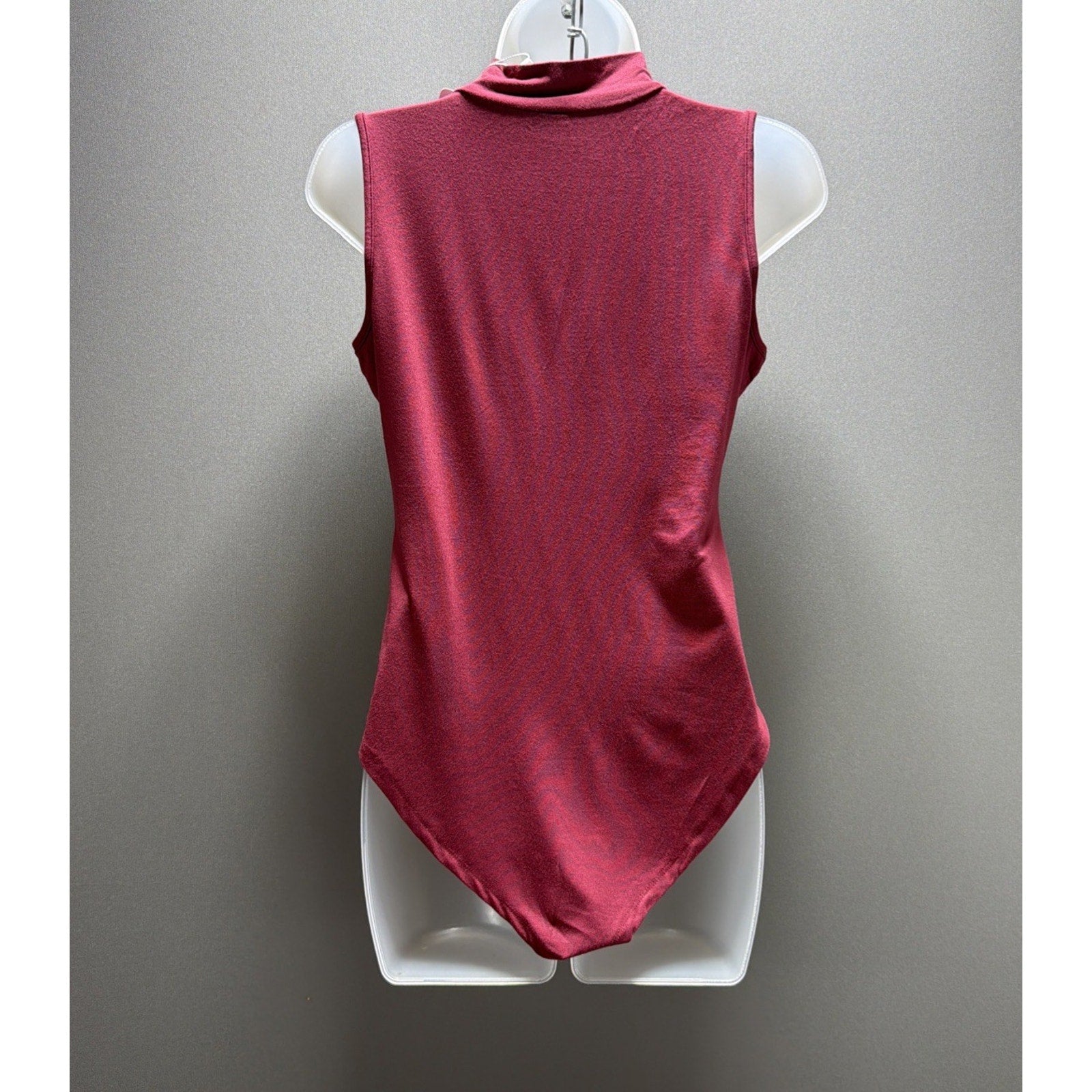 LAOLASI Mock Neck Bodysuit Womens L Fuchsia Sleeveless Snap Closure Stretch NWT