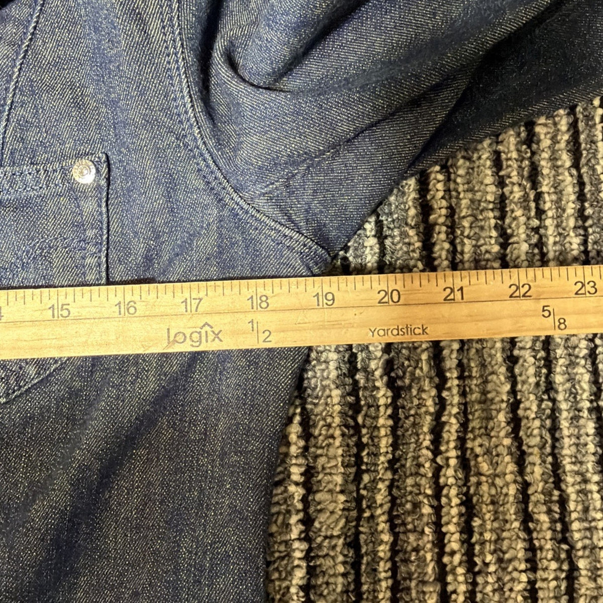 Womens Levi's Jeans Y2K Silver Label Denim Jacket With Silver Floral Buttons M