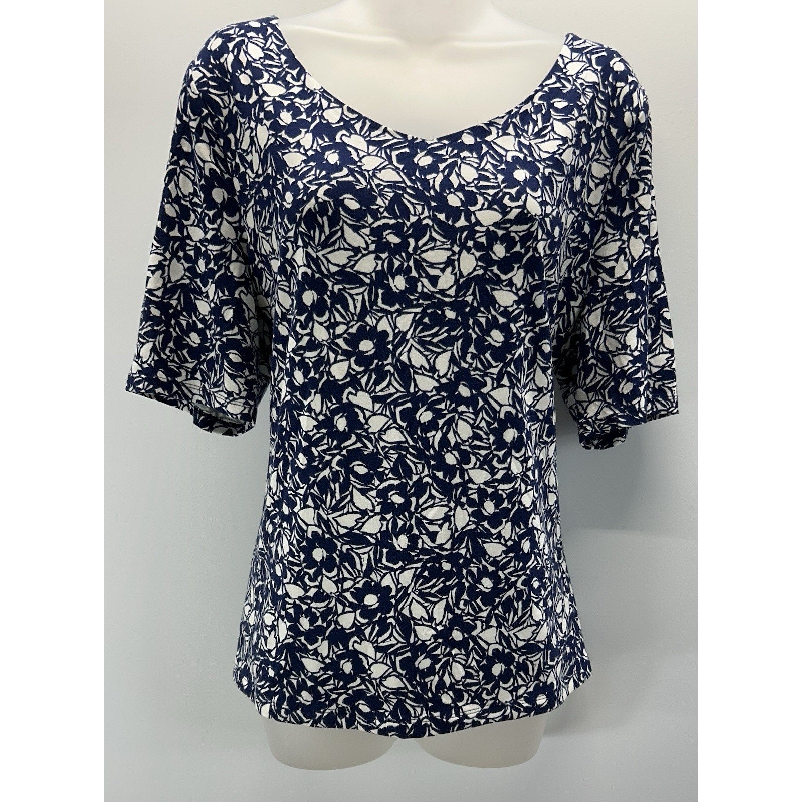 Talbots Women Sz X-Large Floral Botanical Medallion 3/4 Sleeves Bateau Neck Tee.