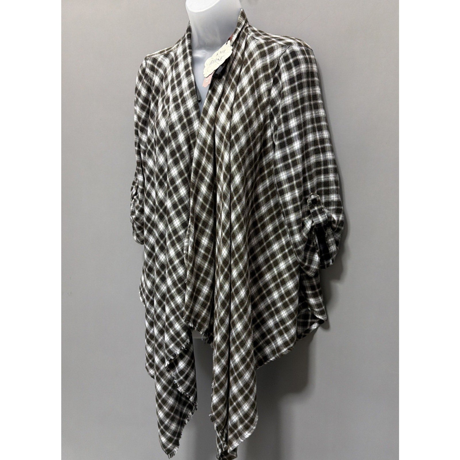 Knox Rose Size Medium Plaid Shawl Cardigan Fringe Bottom Jacket 3/4 Sleeves NWT