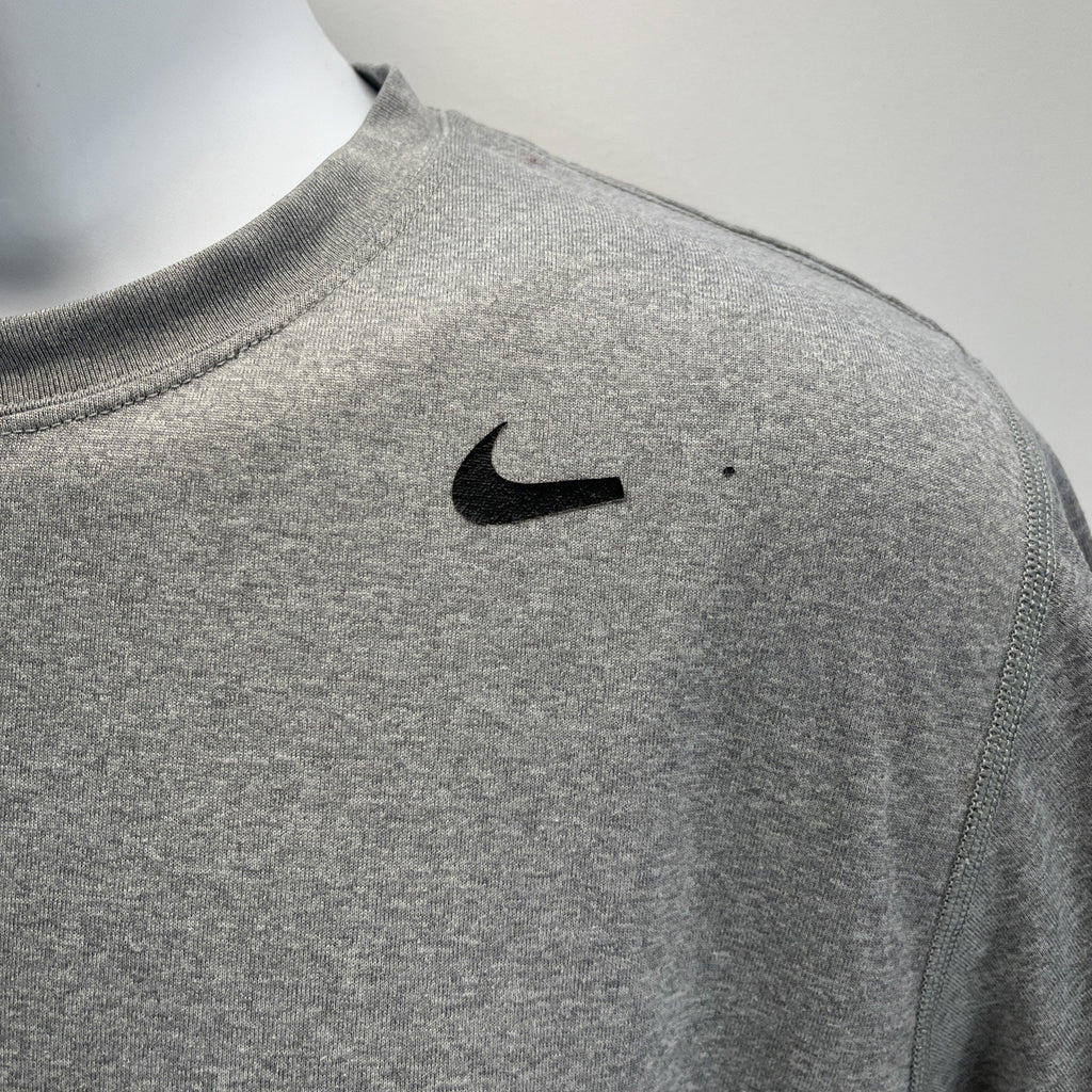 Nike Dri-Fit T-Shirt - Short Sleeve Athletic Tee - Mens M