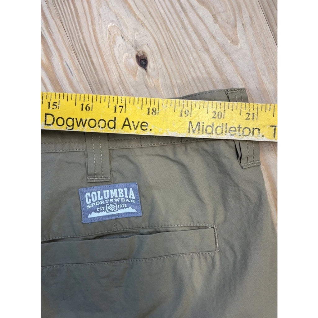 Columbia Khaki Golf Shorts Size 42X10