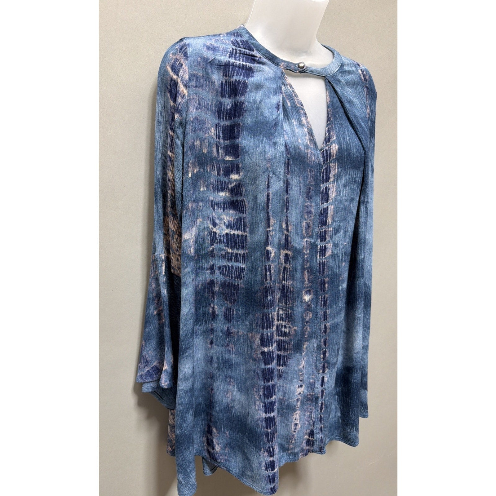 Umgee Bohemian tie dye a line dress with key hole size Small Bell Sleeves