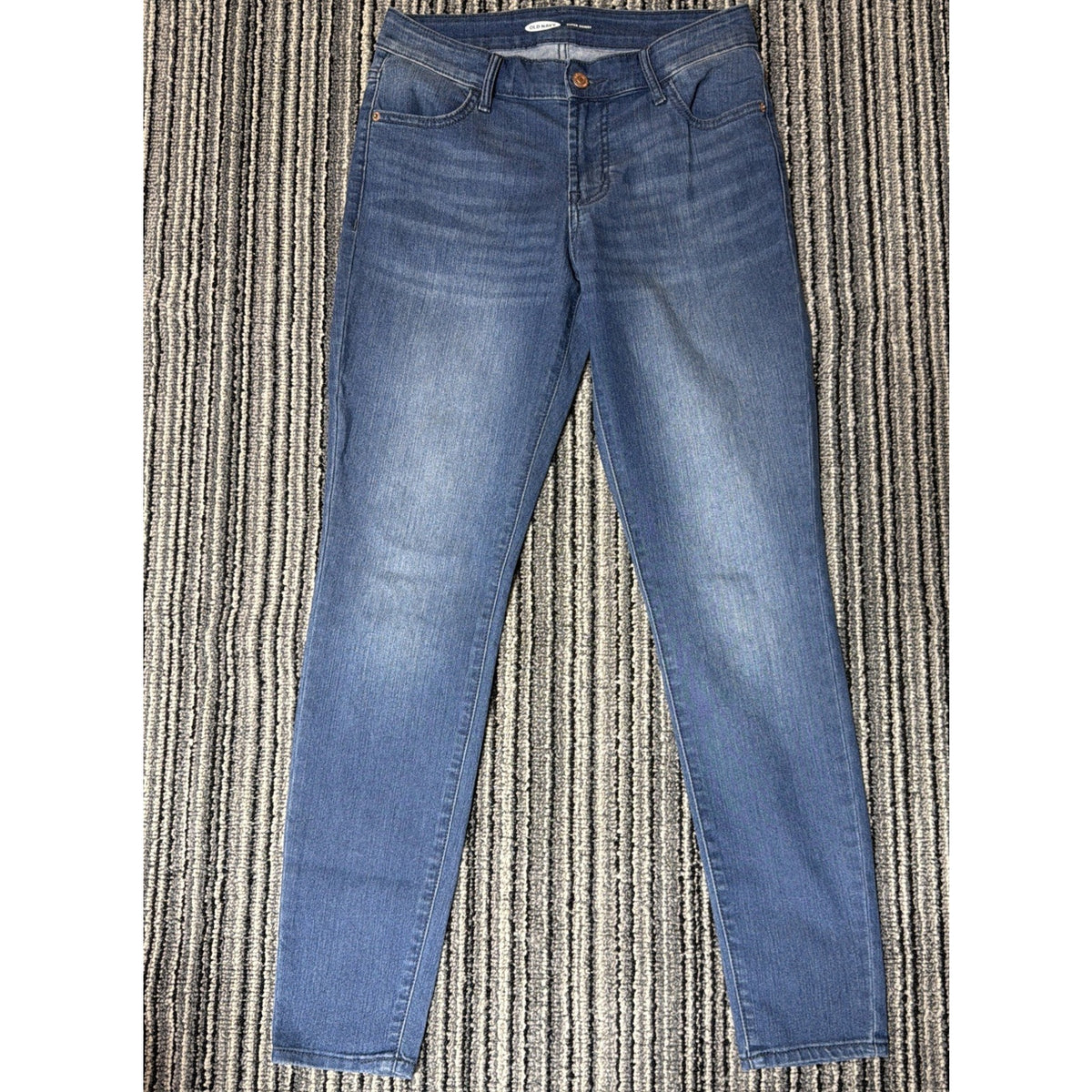 Old Navy Jeans Womens 4 BLue Super Skinny Leg Mid Rise Medium Wash Fade Denim