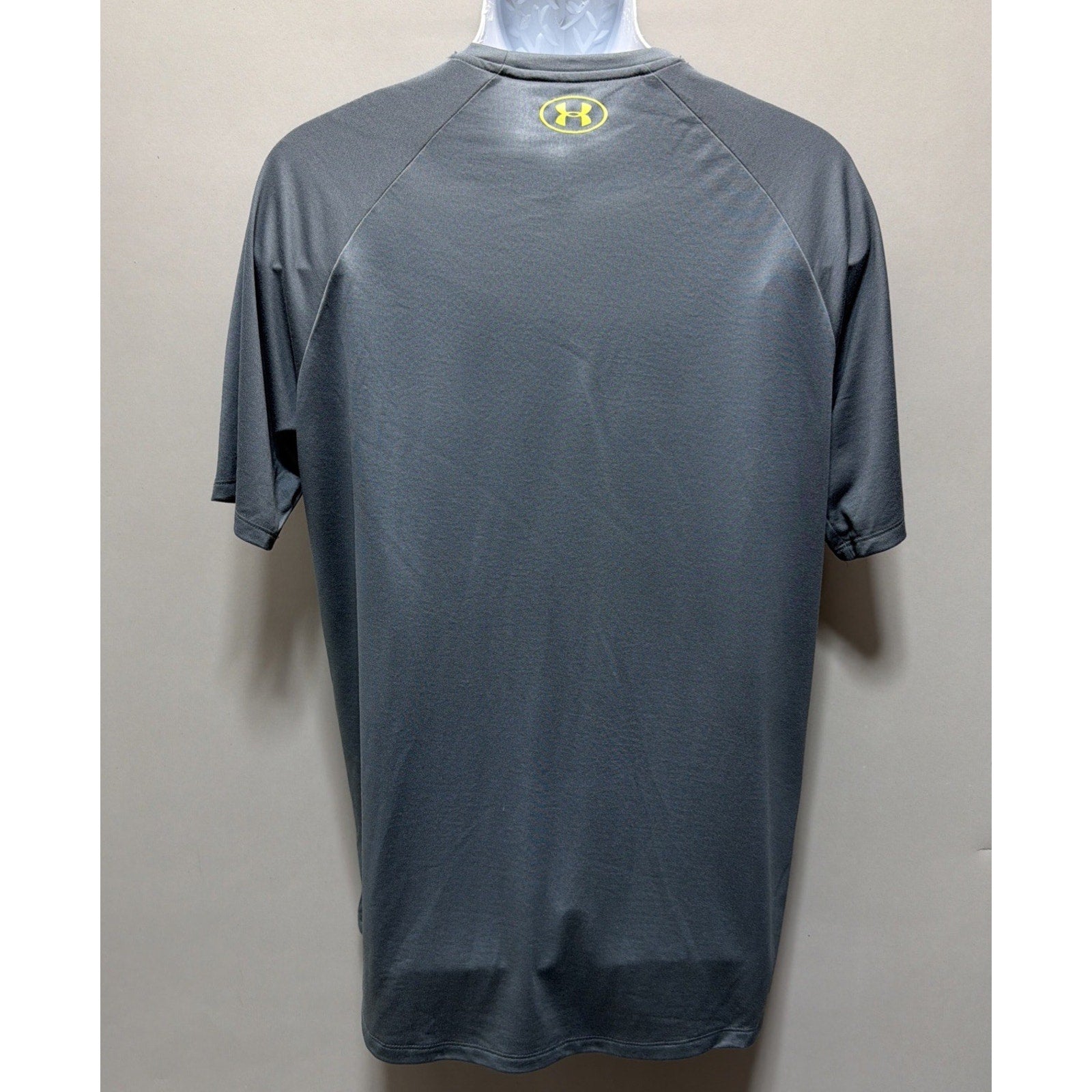 Under Armour Tech 2.0 Gray shirt Mens M Logo Graphic Training gym workout crew
