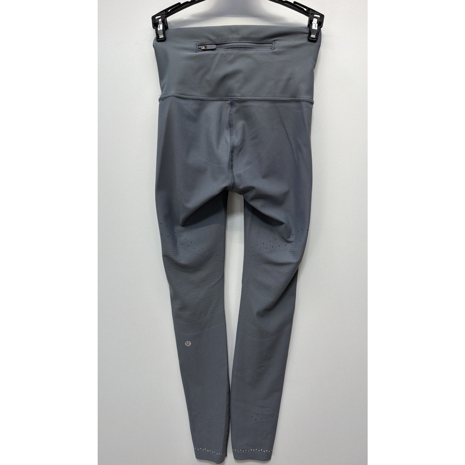 Lululemon Zoned In Tight SENSEKNIT Reflective Detail Size 4 Steel STLE 54233 EUC