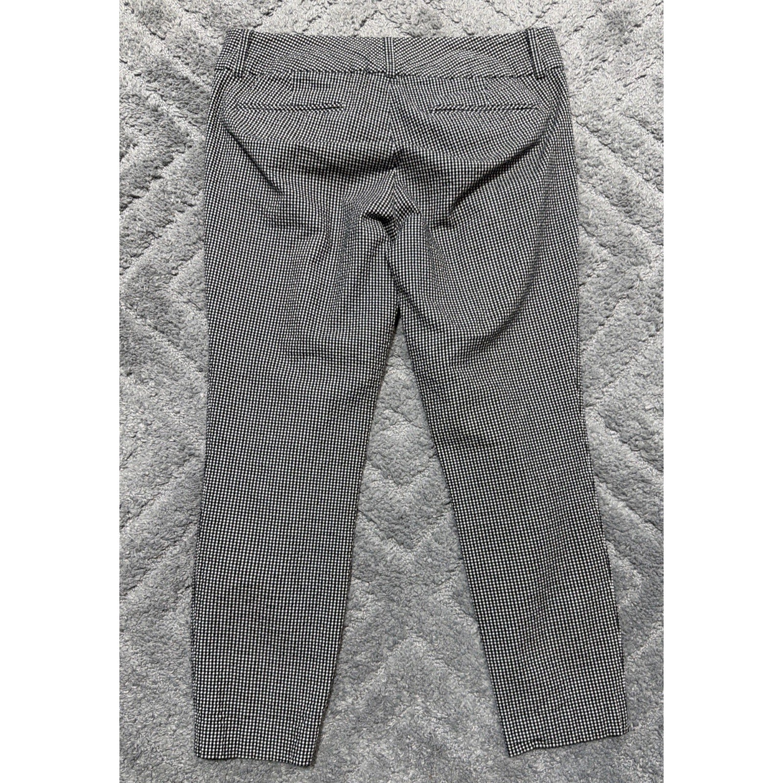 G.H. BASS & Co. ladies black/white seersucker gingham Ladies Ankle Pant Size 10
