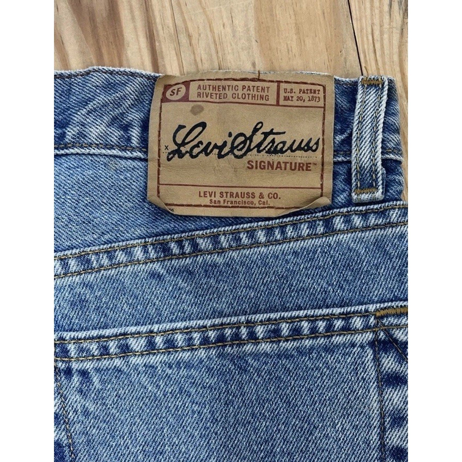 Vintage 90s Levi Strauss Signature Jeans Men's Relaxed Medium Wash W32 L30