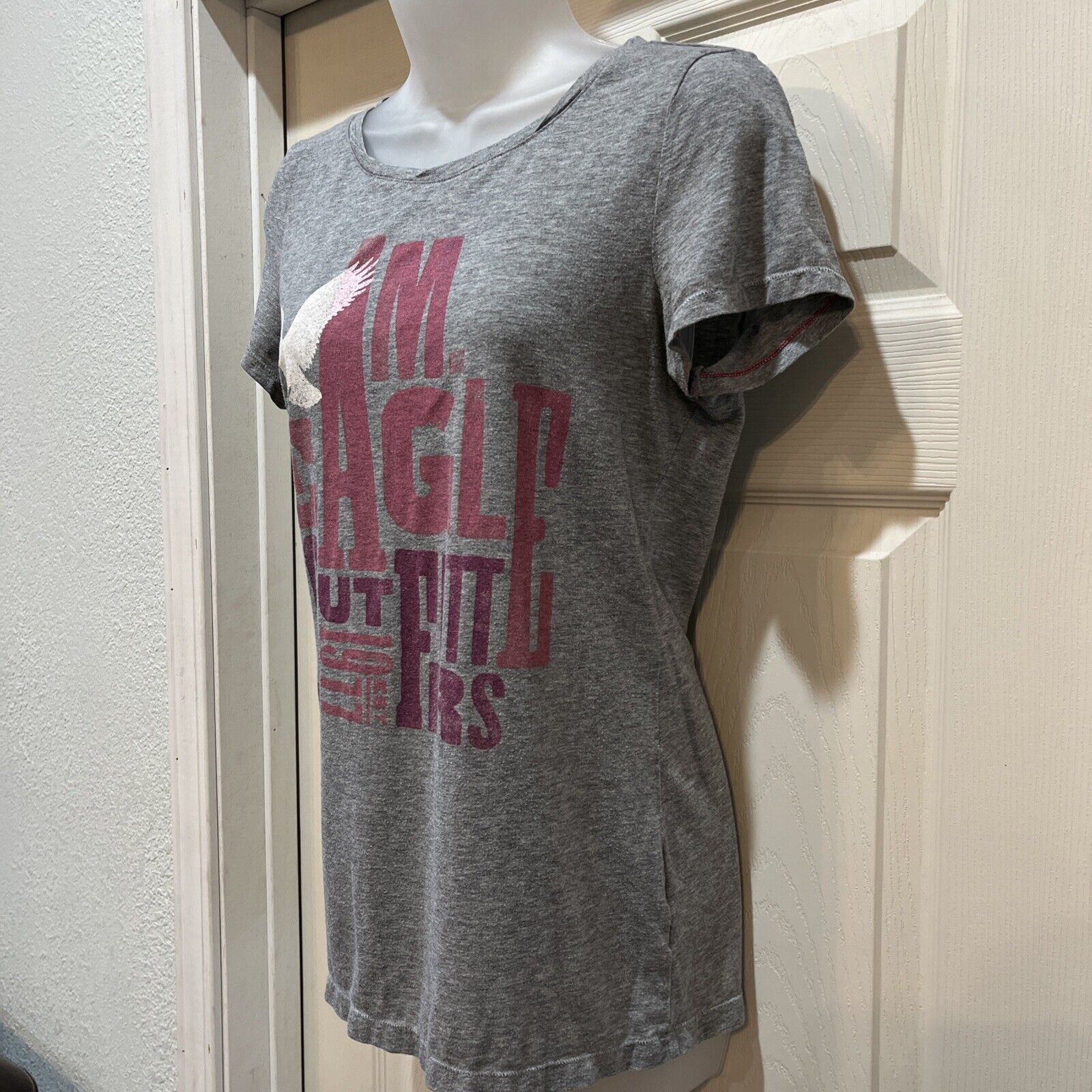 American Eagle T-shirt V-neck Graphic Print Gray Women L