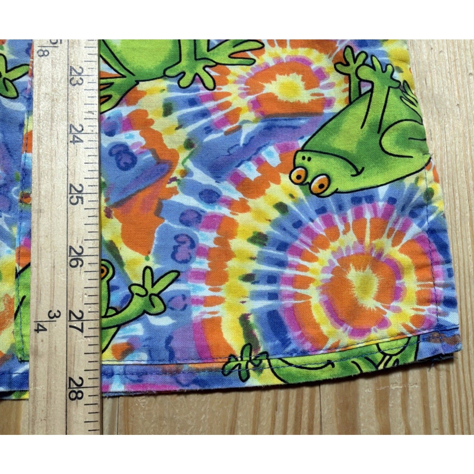 women's Scrub tops white cross Scrubs Frog Rainbow Size Medium