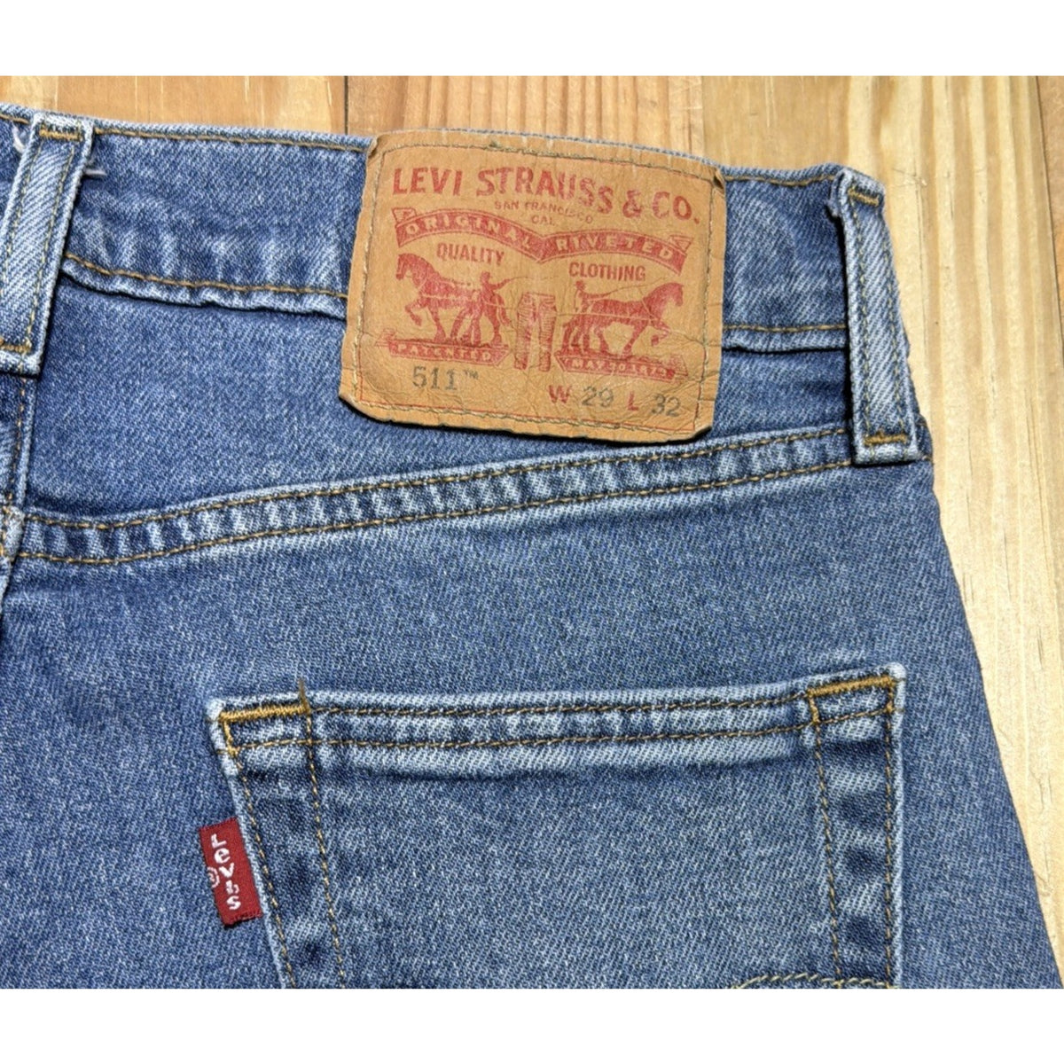 Levi's 511 Men's Size 29x32 Blue Medium Wash Straight Leg Jeans