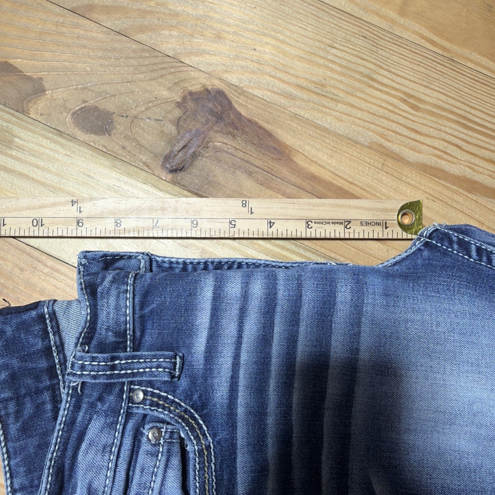 Daytrip Virgo Straight Jeans 27S Womens Signature Whiskering Blue Stretch Denim