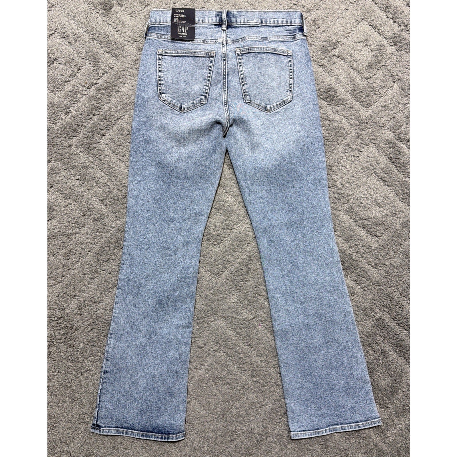Women’s Gap Universal Baby Boot Jeans Size 10/30 Short Light Wash NWT