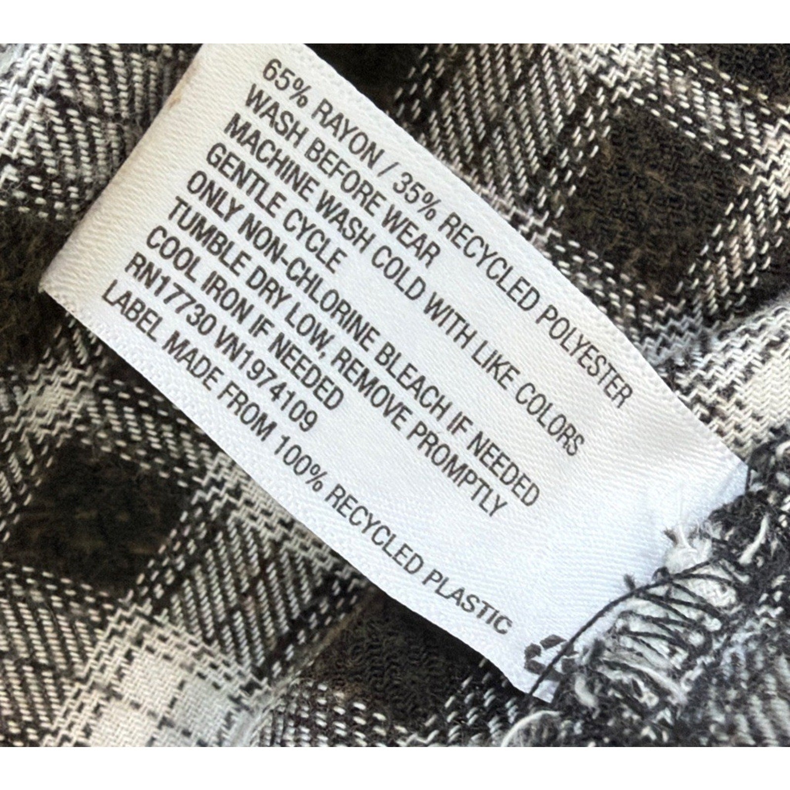 Knox Rose Size Medium Plaid Shawl Cardigan Fringe Bottom Jacket 3/4 Sleeves NWT