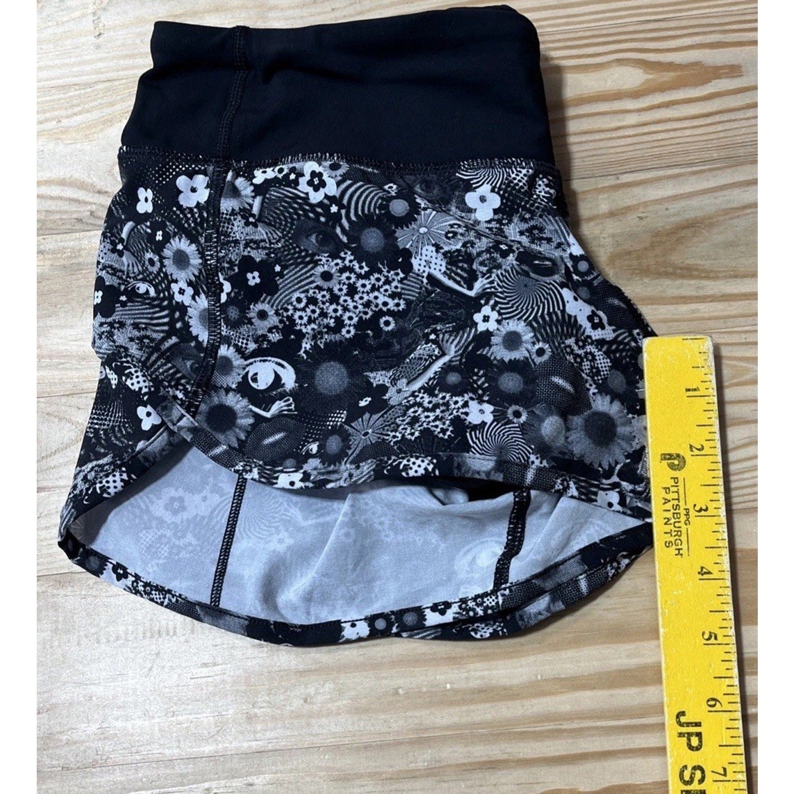 LULULEMON Women's 2 Speed Short *SW2017 Seawheeze Counter Culture White Black