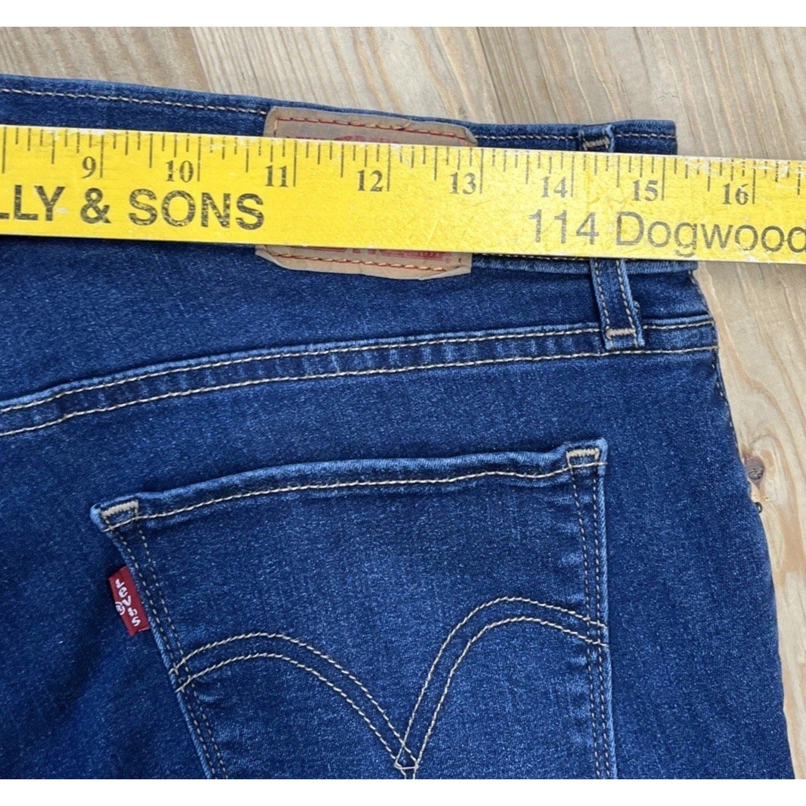 Levi Strauss Curvy Skinny Blue Jeans Size 32