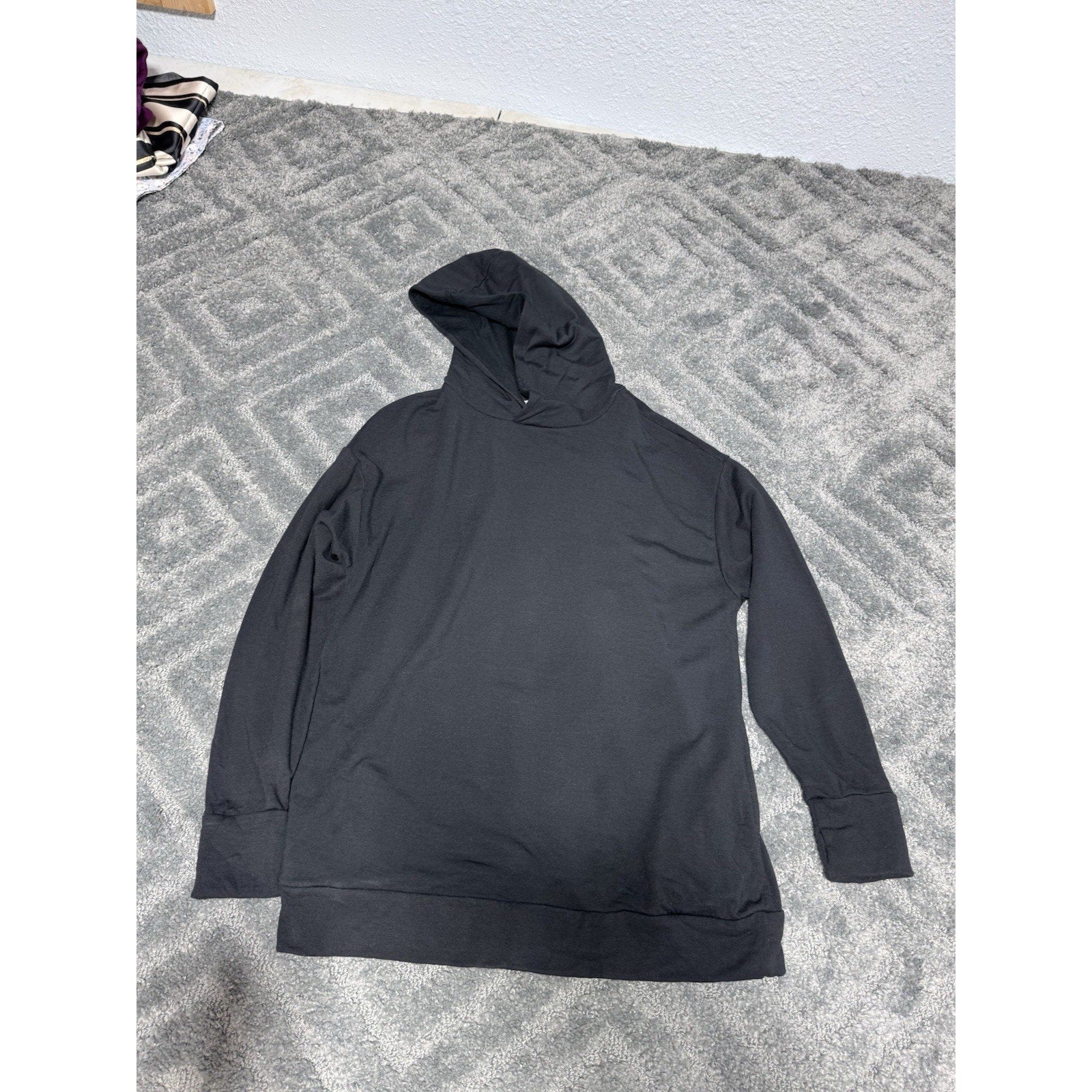 Offline by Aerie Women's Black Pullover Hoodie Long Sleeve Hooded Shirt Medium