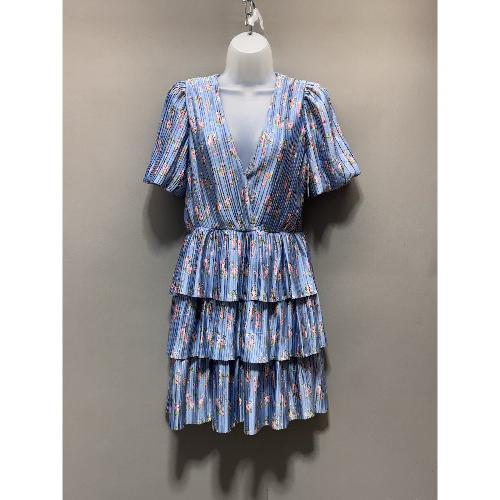 Wayf Floral Tiered Minidress In Blue Roses Baby Blue Women’s Dress Size M 6-10