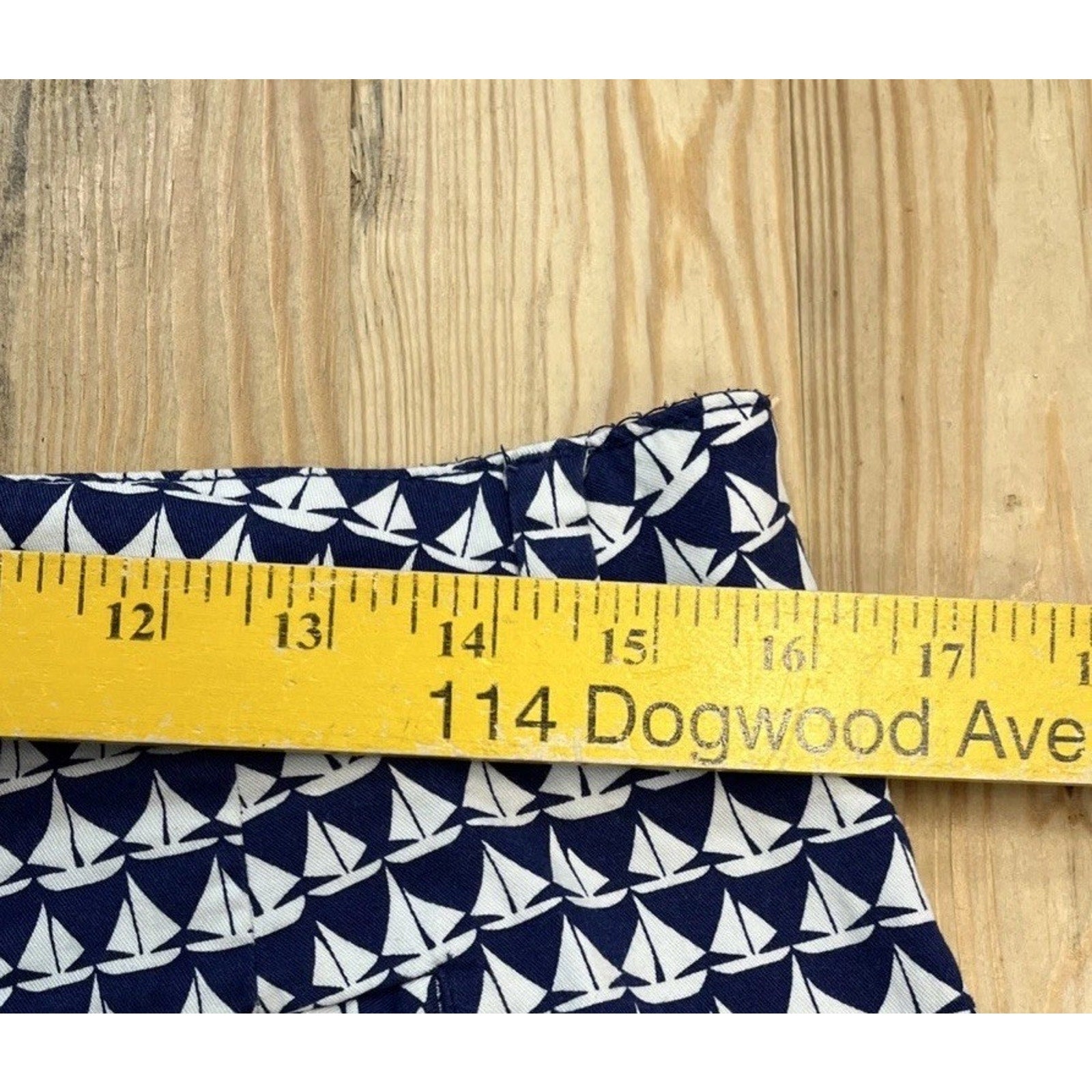 Old Navy shorts Navy Blue sailboats Cotton Blend Pockets size 6