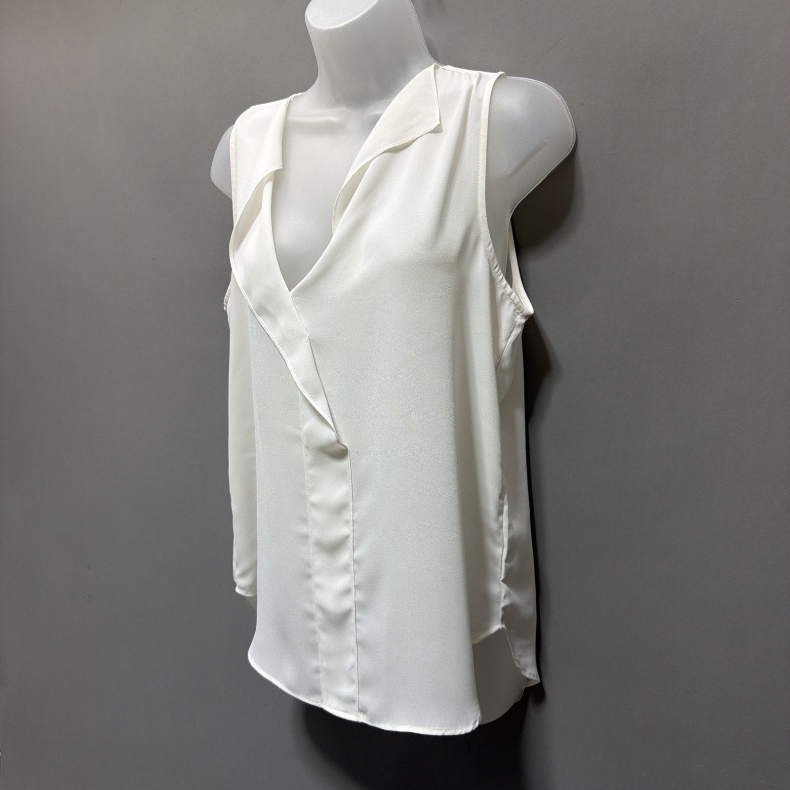 Banana Republic White Sleeveless Blouse Tall S Draped V-Neck Flowy Minimalist