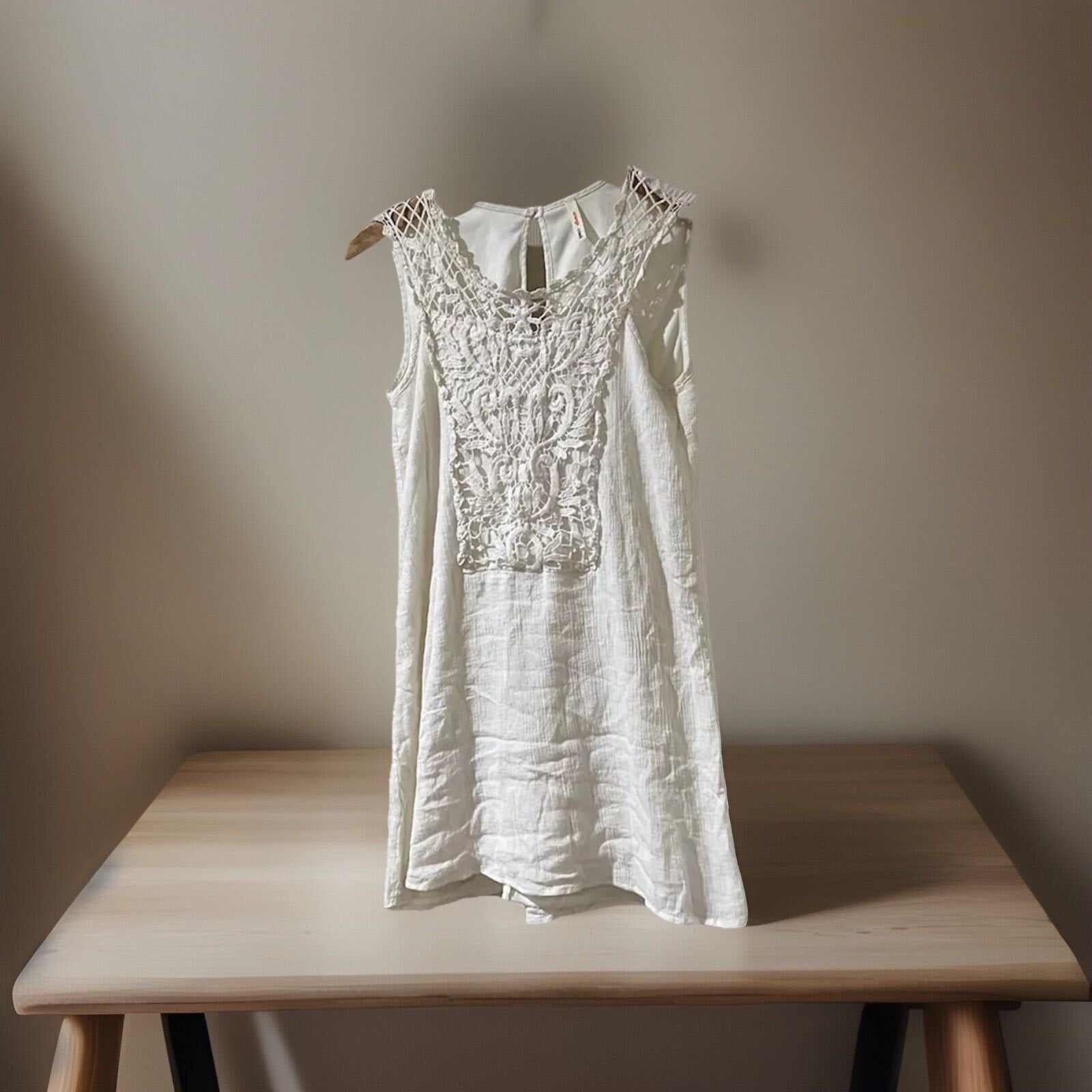 Orange Creek Ivory Sheer Lace Top Sleeveless Tunic Blouse Size Small Laced