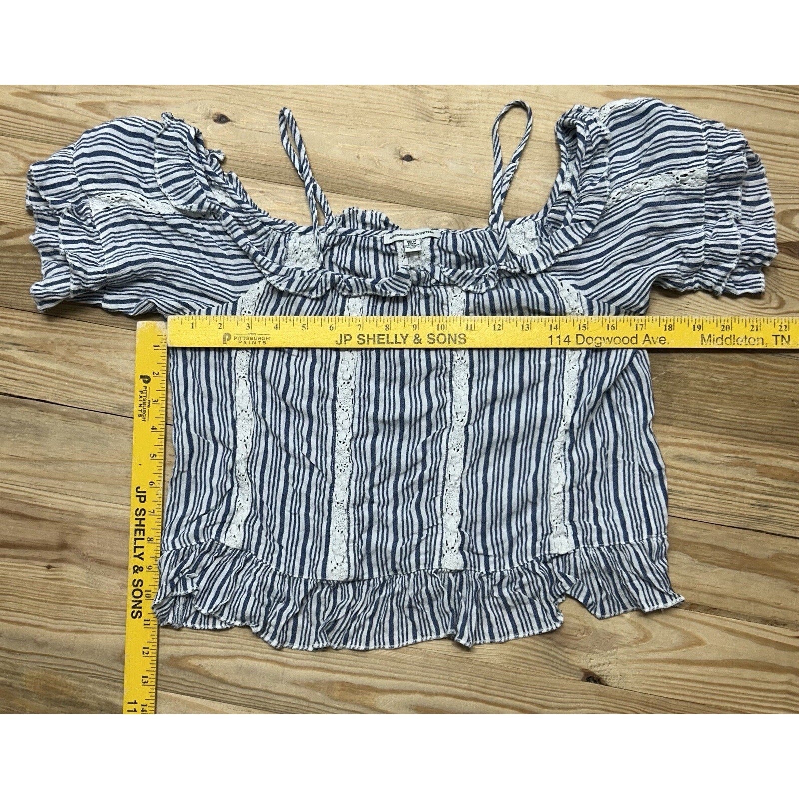 American Eagle Smocked Crop Top Womens Size XS Short Sleeve BLUE White Bohemian.
