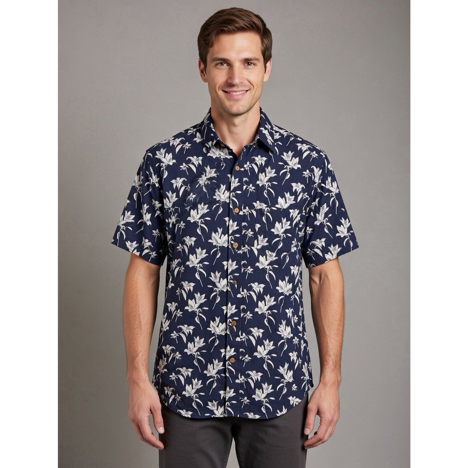 UNTUCKit Shirt Mens Large Blue Floral 100% Linen Short Sleeve Button Up