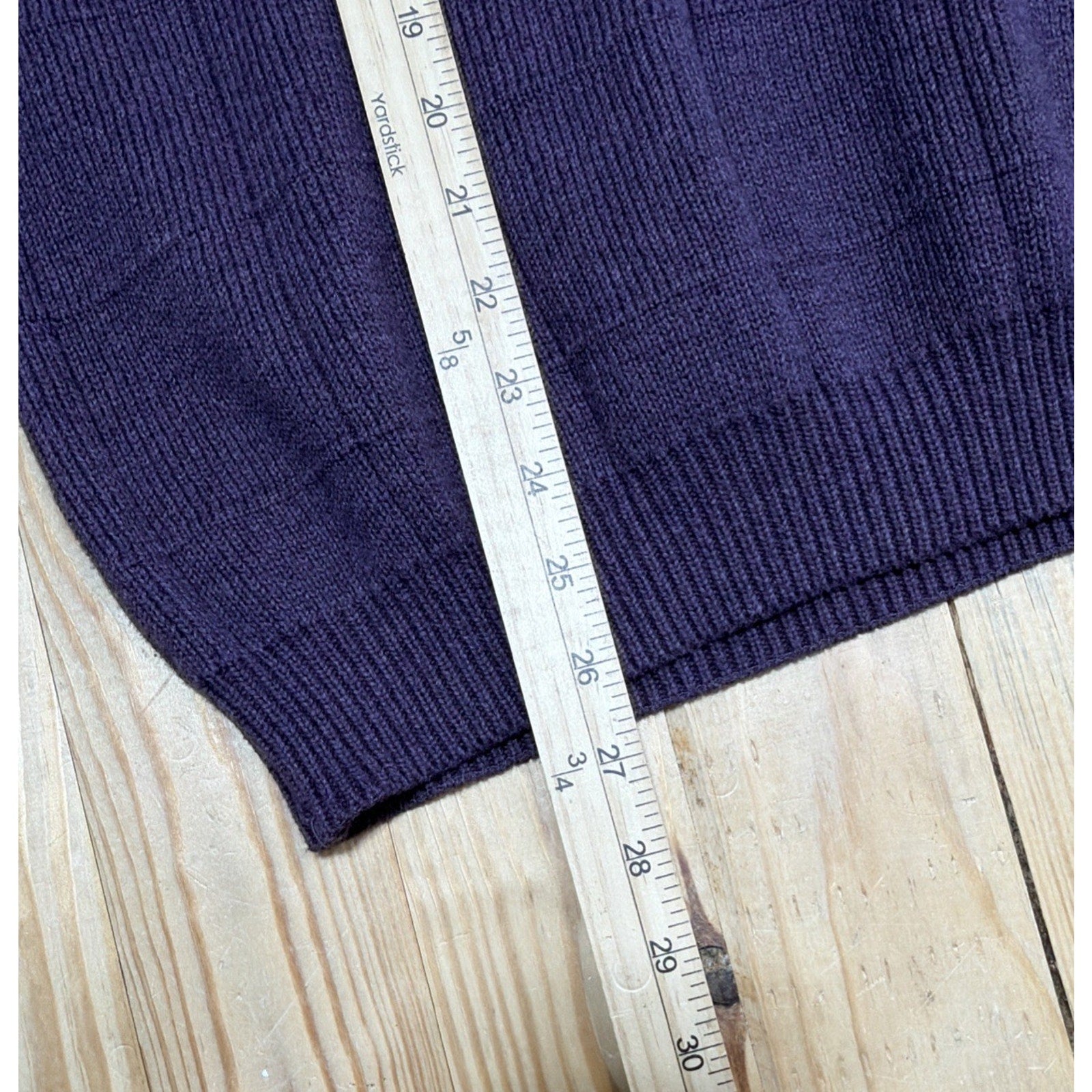 IZOD Men’s Purple Long Sleeved Sweater Size Large Circle Neck Made In Israel