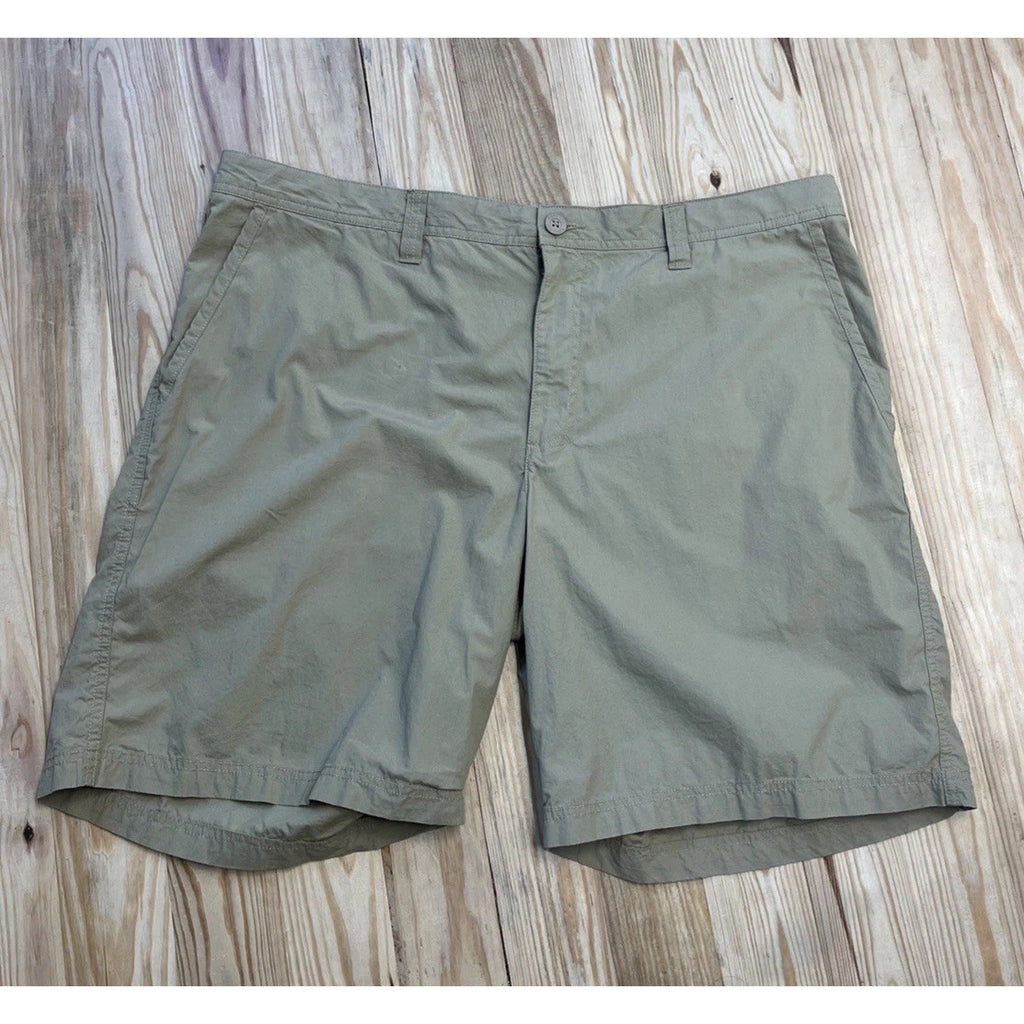 Columbia Khaki Golf Shorts Size 42X10