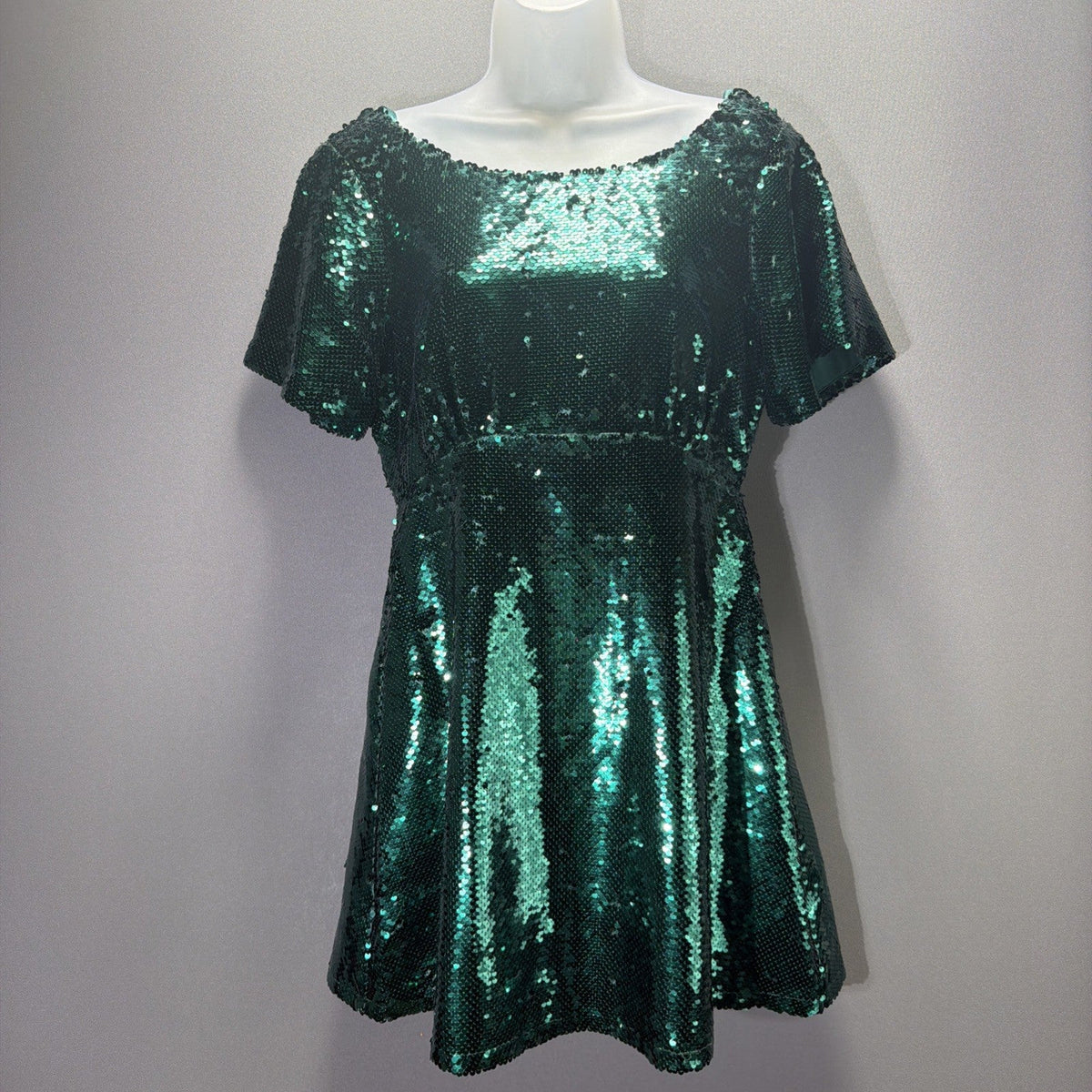 Francesca's Emerald Green Sequin Short Sleeve Dress Size Medium Holiday Formal