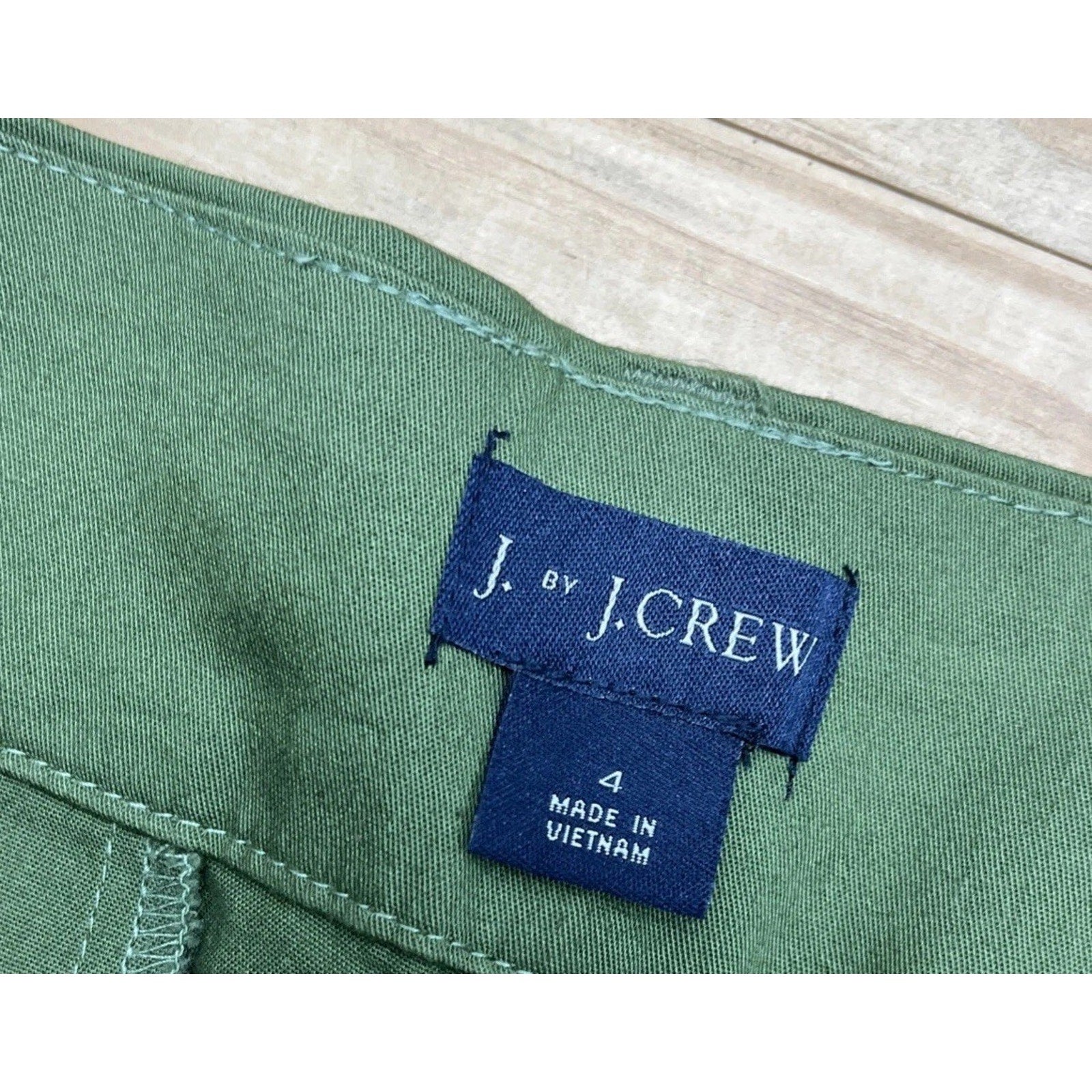 J By J. Crew Green Cotton Chino Shorts Inch Inseam 9 Women's Size 4