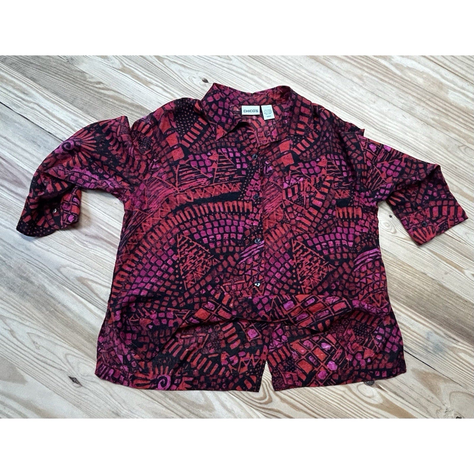 Chico's Mosaic Print Blouse Size 0 Sm. 42" Bust Rayon Blend Pocket 3/4 Sleeves.
